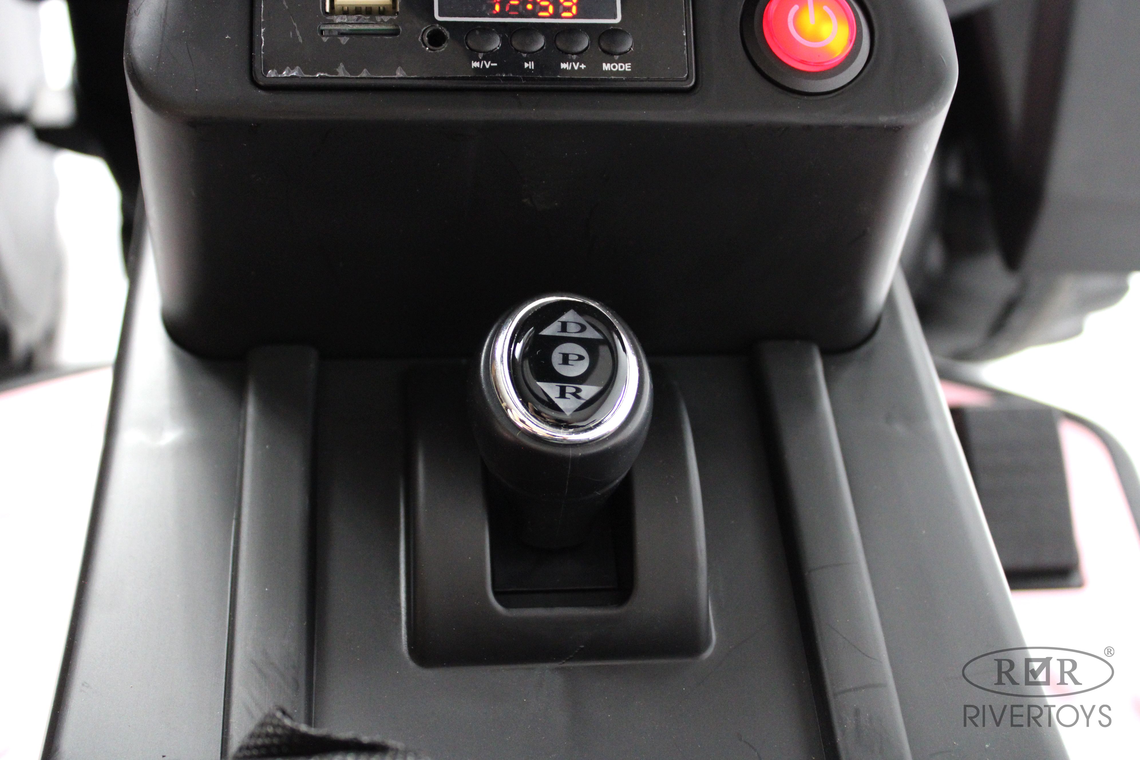 Электромобиль RIVERTOYS O555OO-PINK С пультом ДУ - фото 6