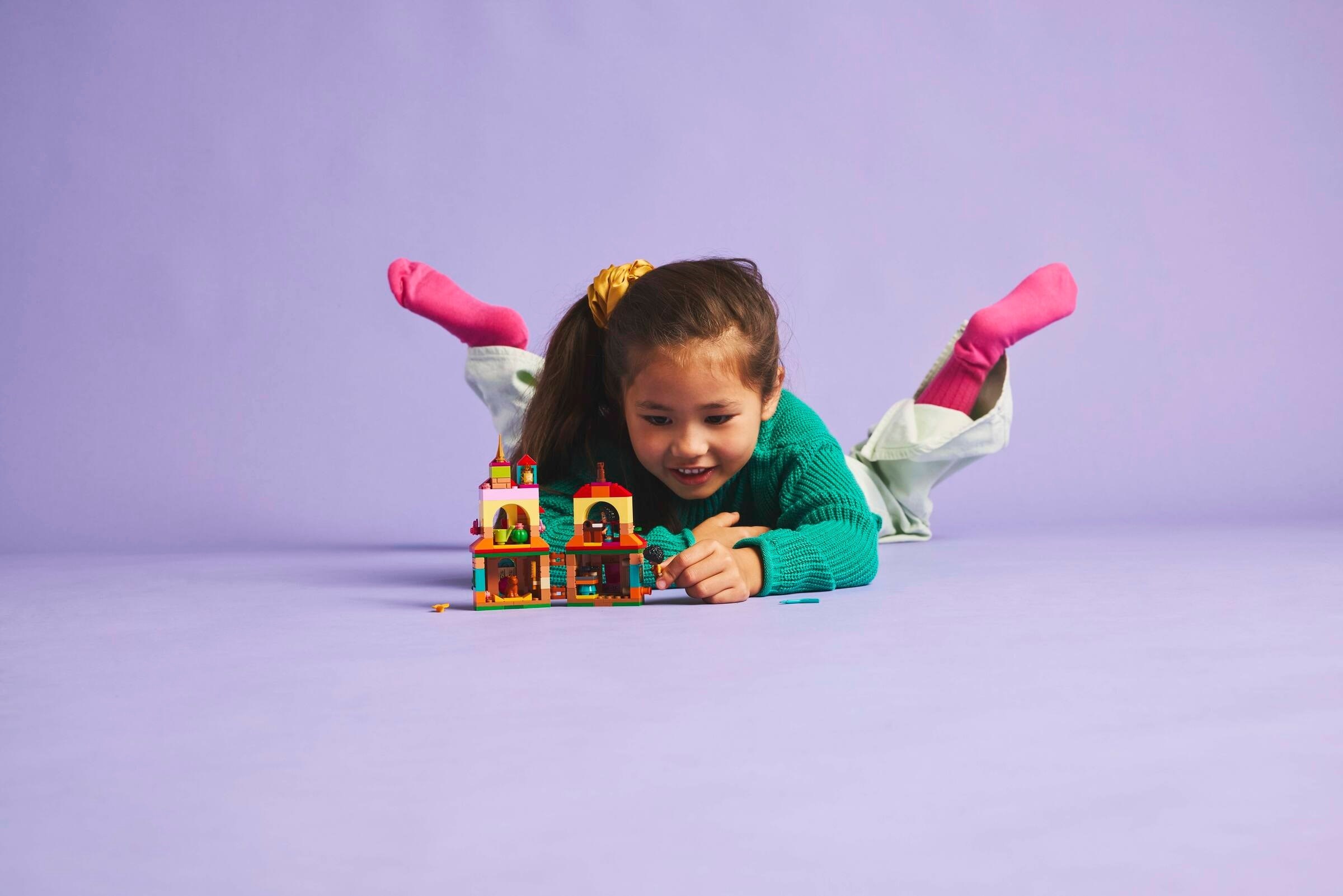 Конструктор LEGO Disney Princess 43261 186 дет. - фото 3