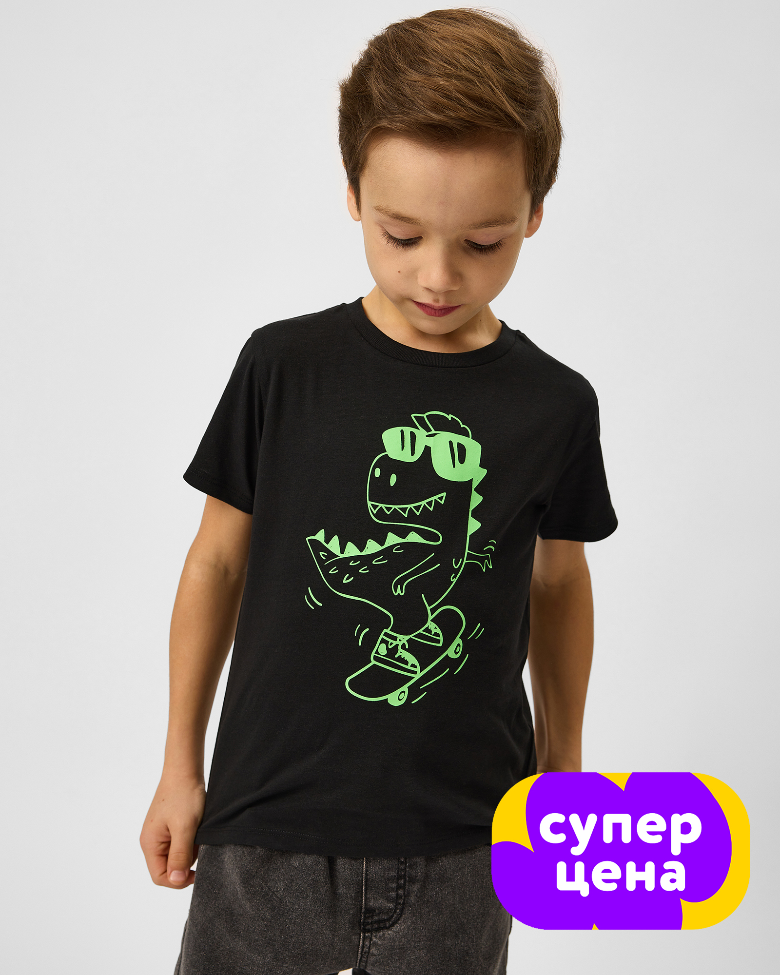 Изображение товара Детская футболка Futurino 98 с ярким принтом Т-рэкс на скейте