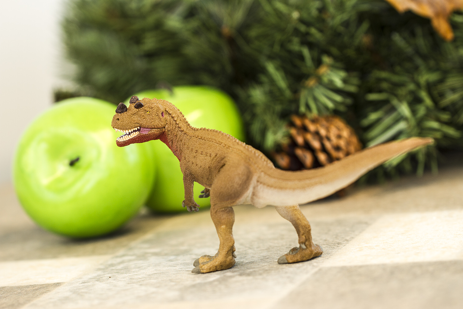 Фигурка Safari Ltd. Динозавр Цератозавр - фото 1