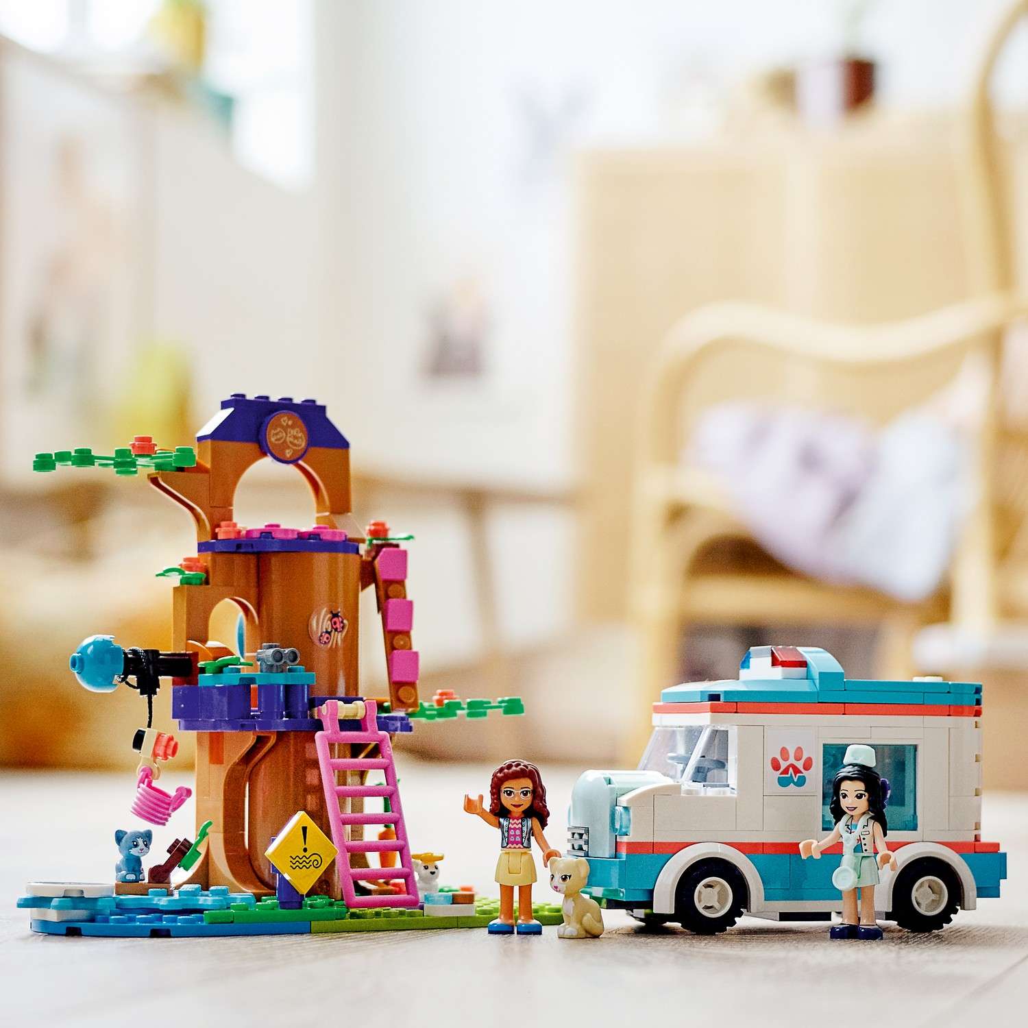 Конструктор LEGO Friends Машина ветеринарной помощи блочный - фото 7