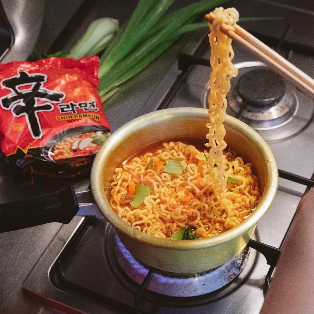 Лапша быстрого приготовления Nongshim морепродукты - фото 2