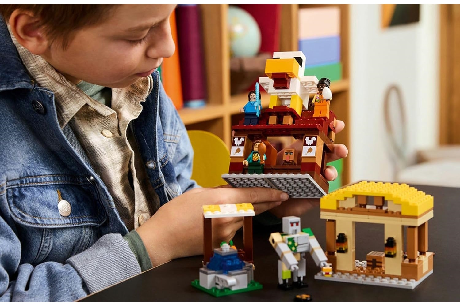 Конструктор LEGO Minecraft Нападение на деревню блочный - фото 9