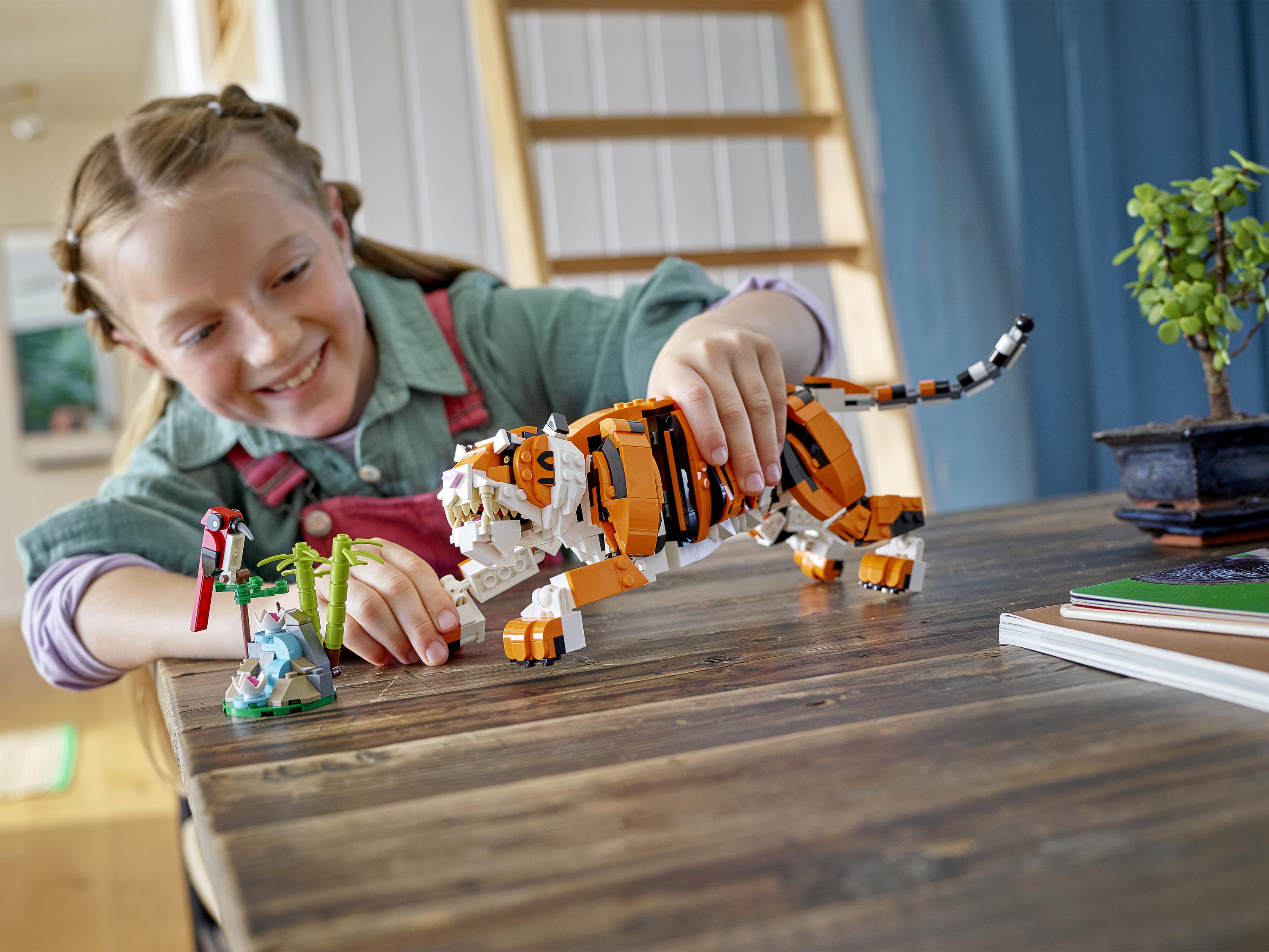 Конструктор LEGO Creator Величественный тигр 755 дет. - фото 6