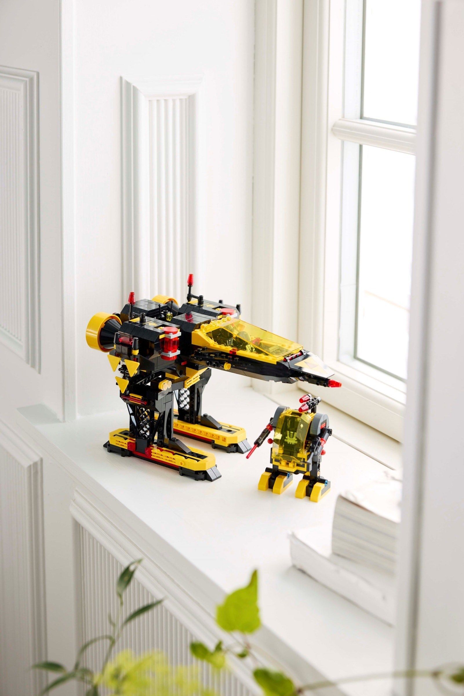 Конструктор LEGO Icons 1151 дет. - фото 6
