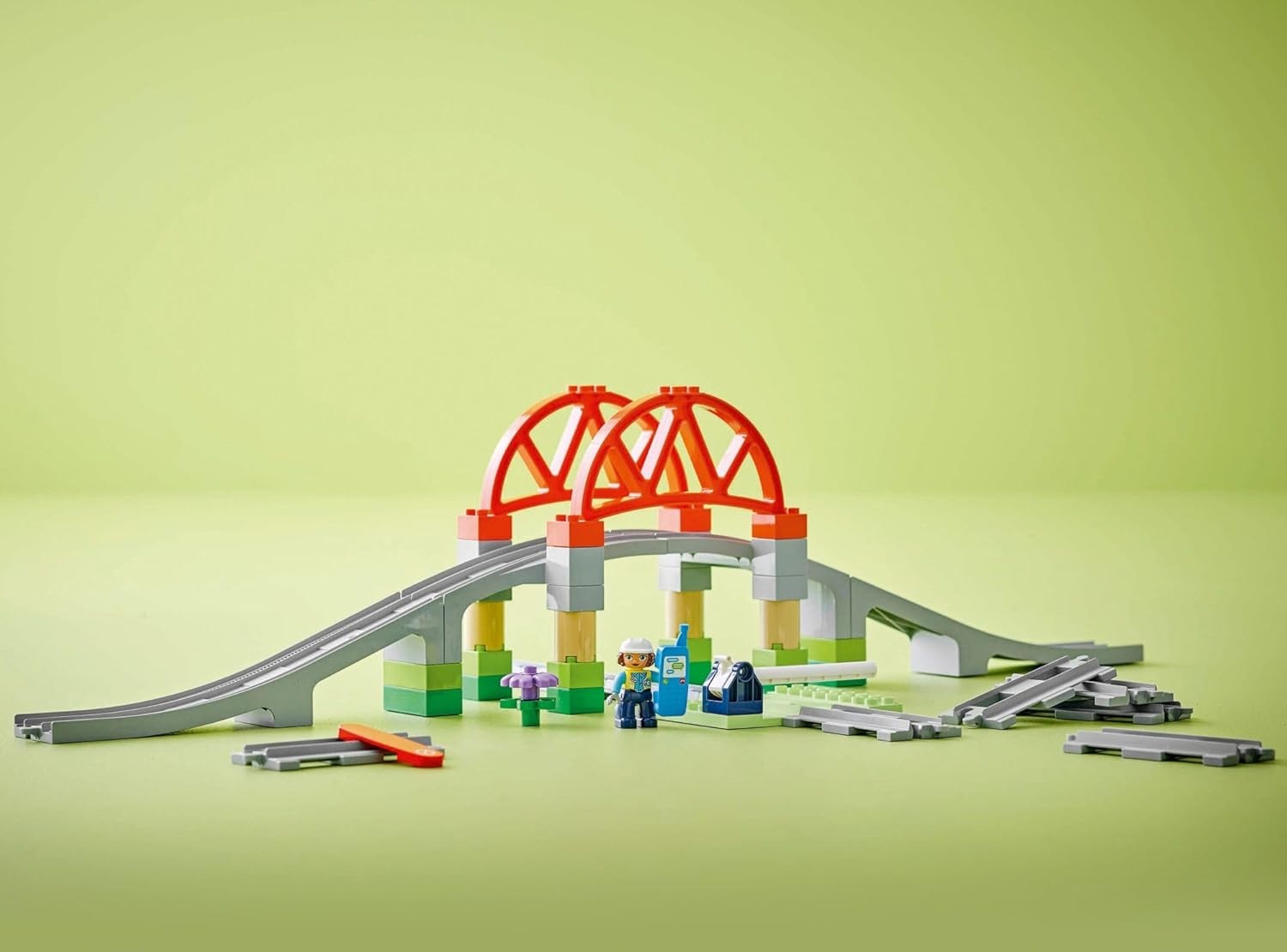 Конструктор LEGO DUPLO Железнодорожный мост и пути 42 дет. - фото 2