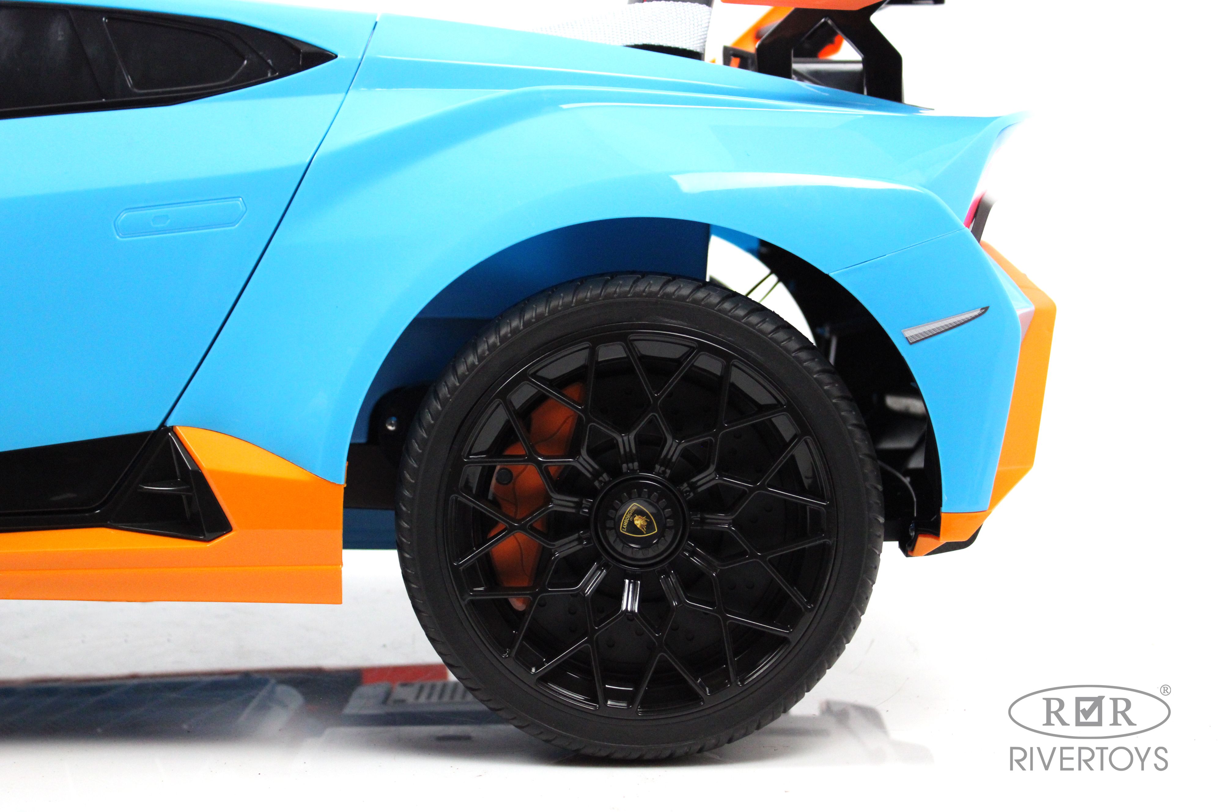 Электромобиль RIVERTOYS Lamborghini E888EE-BLUE С пультом ДУ - фото 17