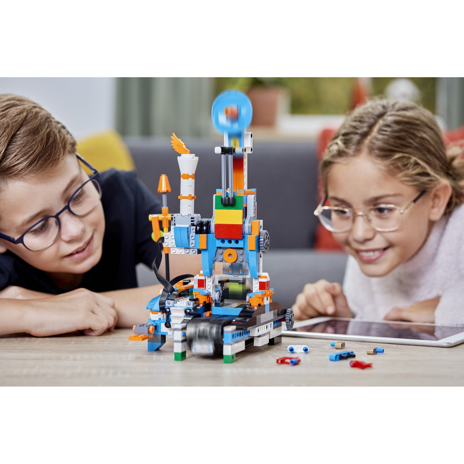 Конструктор LEGO BOOST Creative Toolbox 847 дет. - фото 14