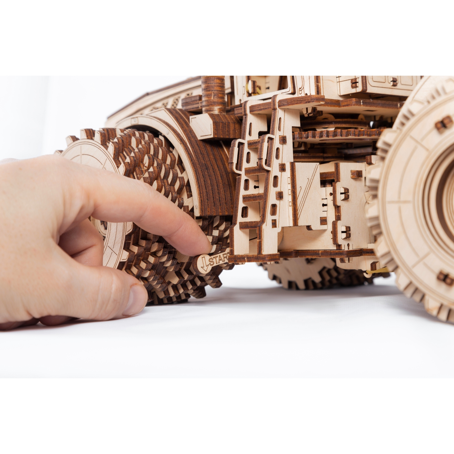 Конструктор Eco Wood Art Трактор Кировец К-7М деревянный - фото 10
