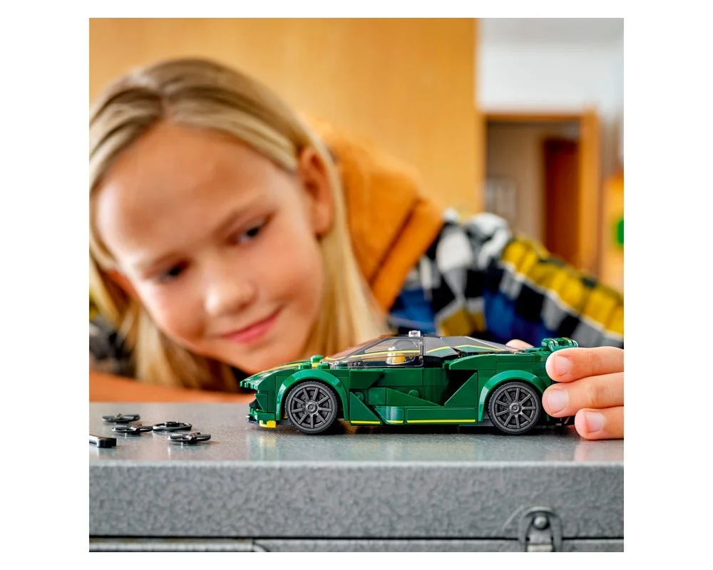 Конструктор LEGO Speed Champions 76907 242 дет. - фото 1