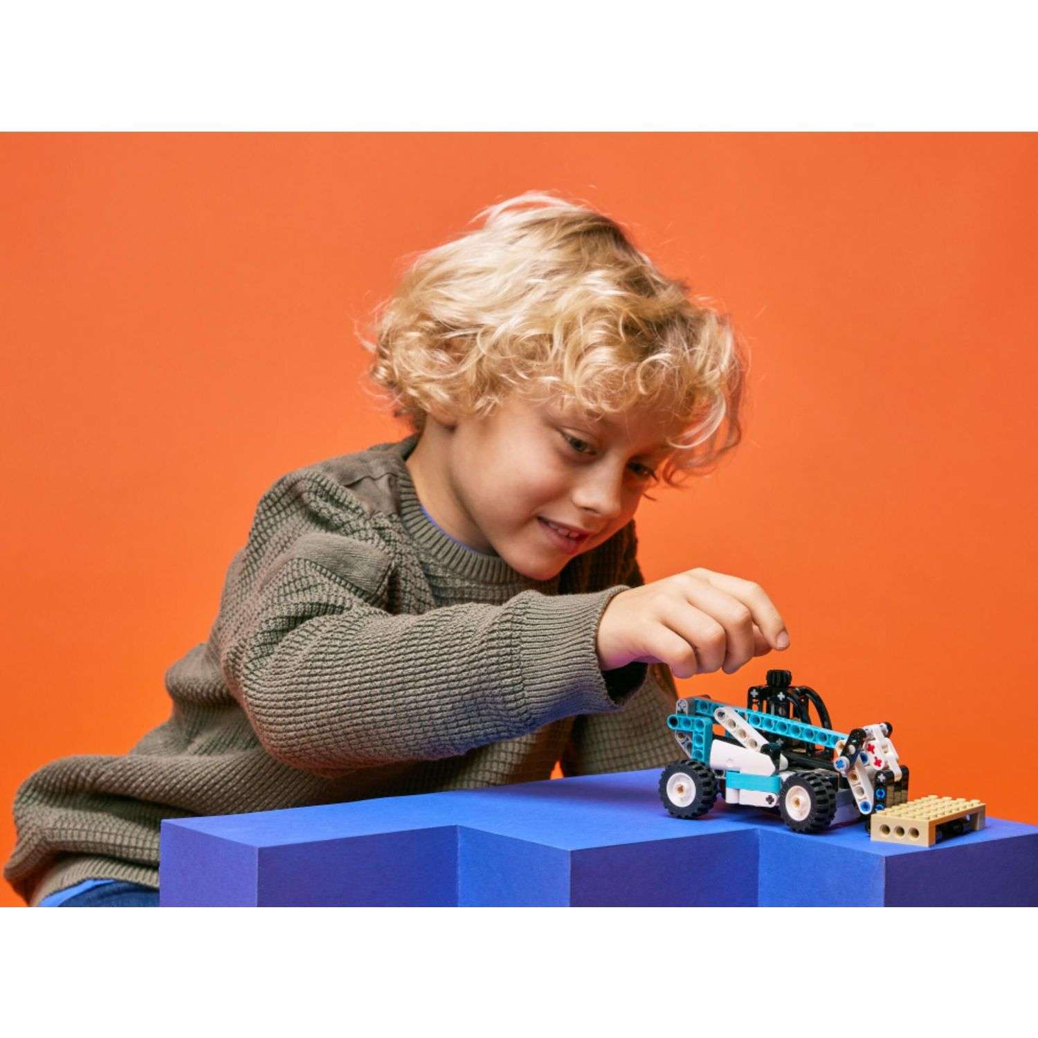 Конструктор LEGO Technic Телескопический погрузчик блочный - фото 8