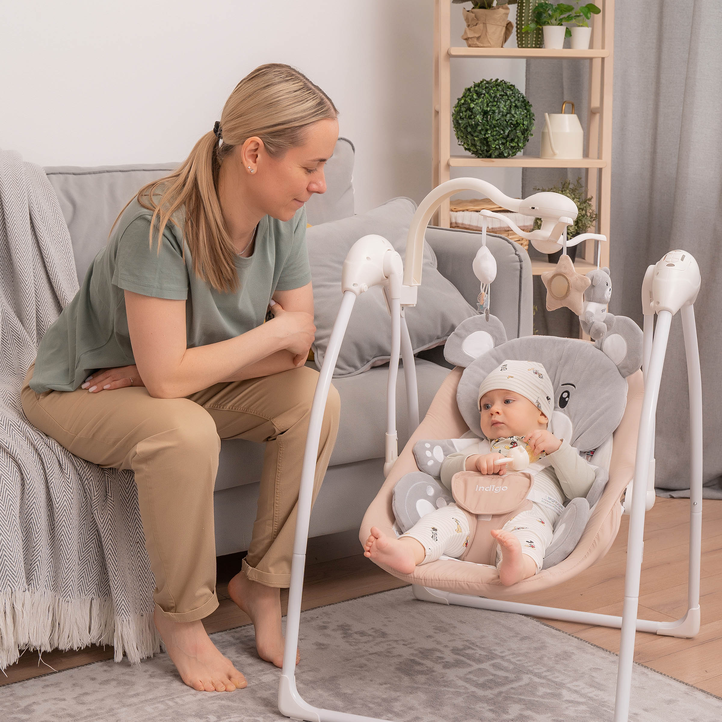 Электрокачели Indigo teddy с музыкальным мобилем и пультом управления бежевый - фото 13