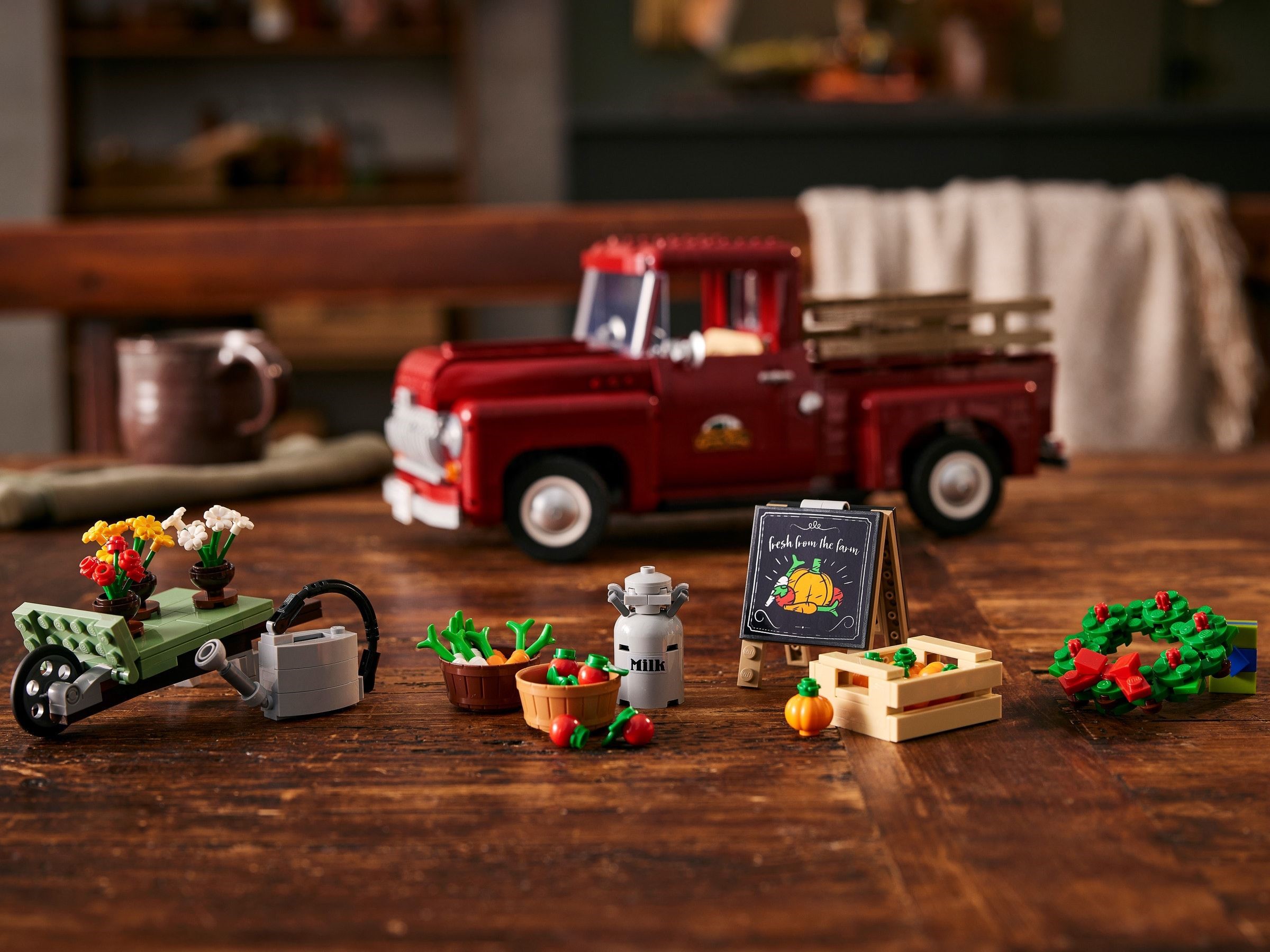 Конструктор LEGO Icons 10290 1106 дет. - фото 16