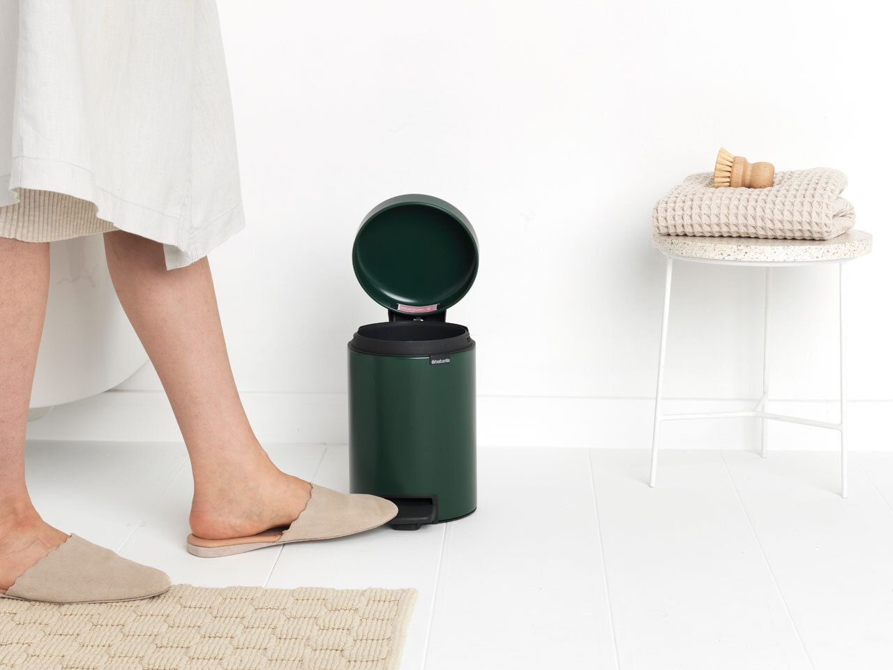 Бак мусорный Brabantia NewIcon с педалью зеленая сосна 3л 304002 - фото 12