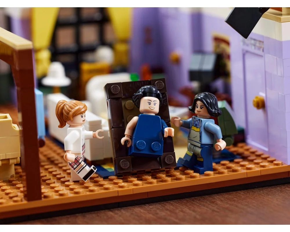Конструктор LEGO Ideas 10292 2019 дет. - фото 20