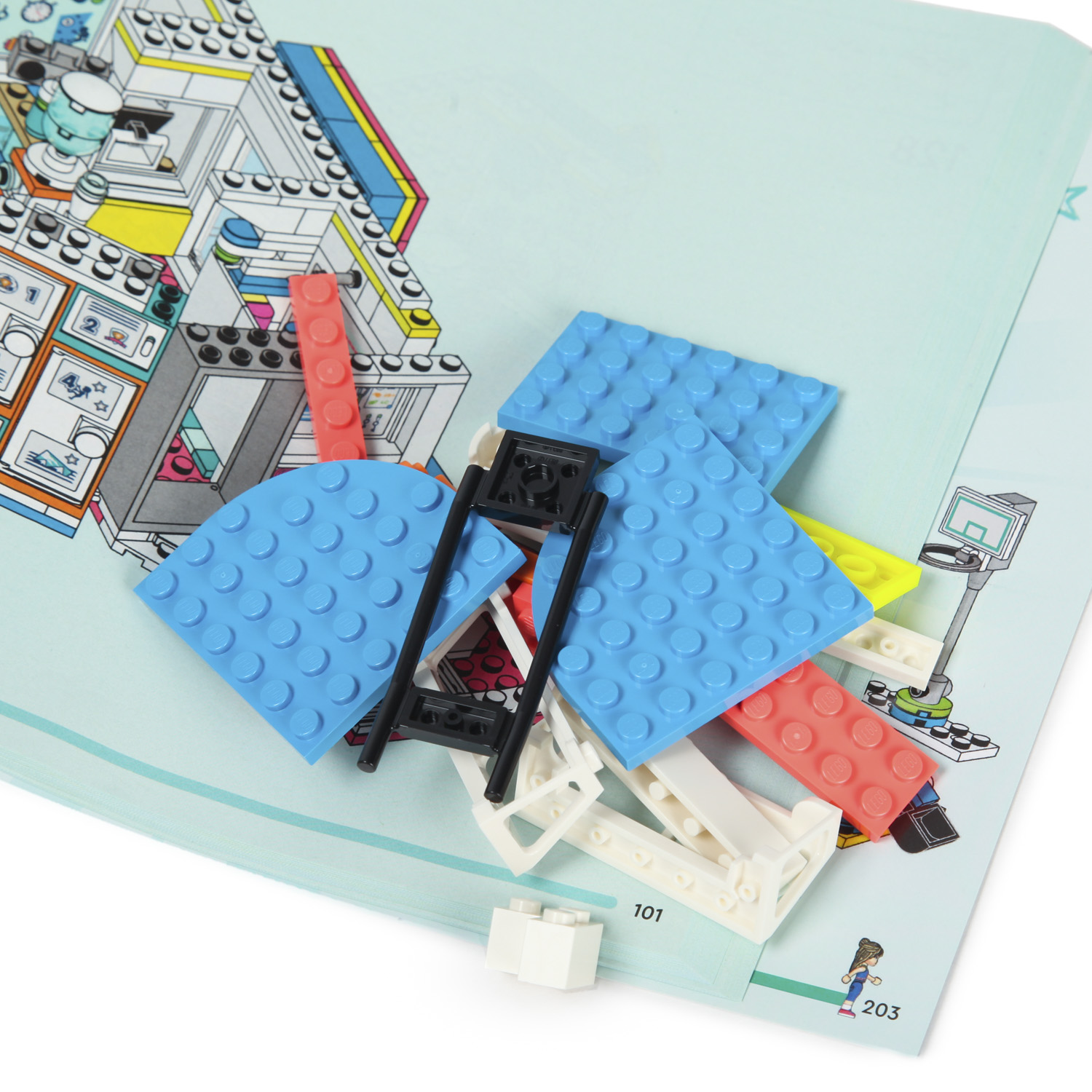 Конструктор LEGO Friends Sports Center 832 дет. - фото 13