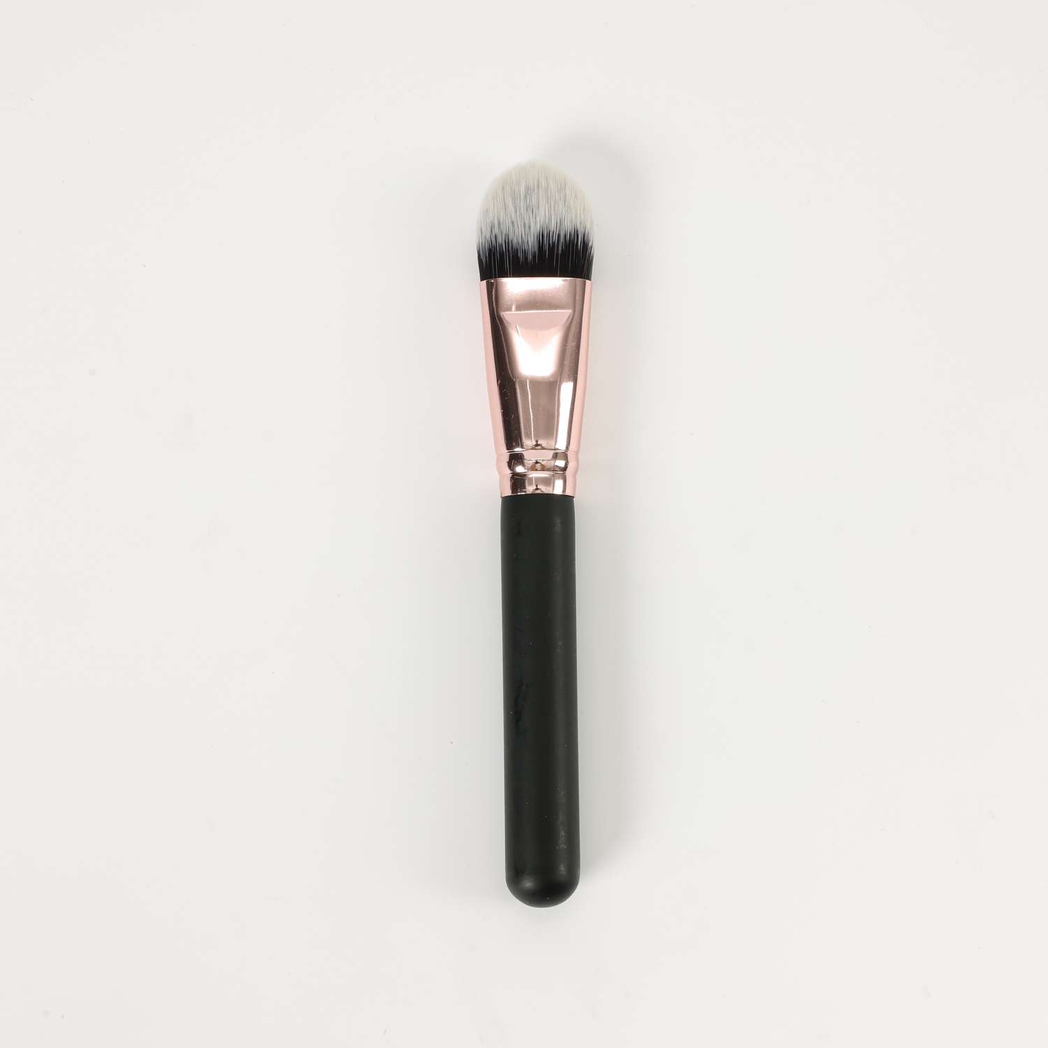 Кисть для макияжа ё для кремовых текстур Black Line - фото 1