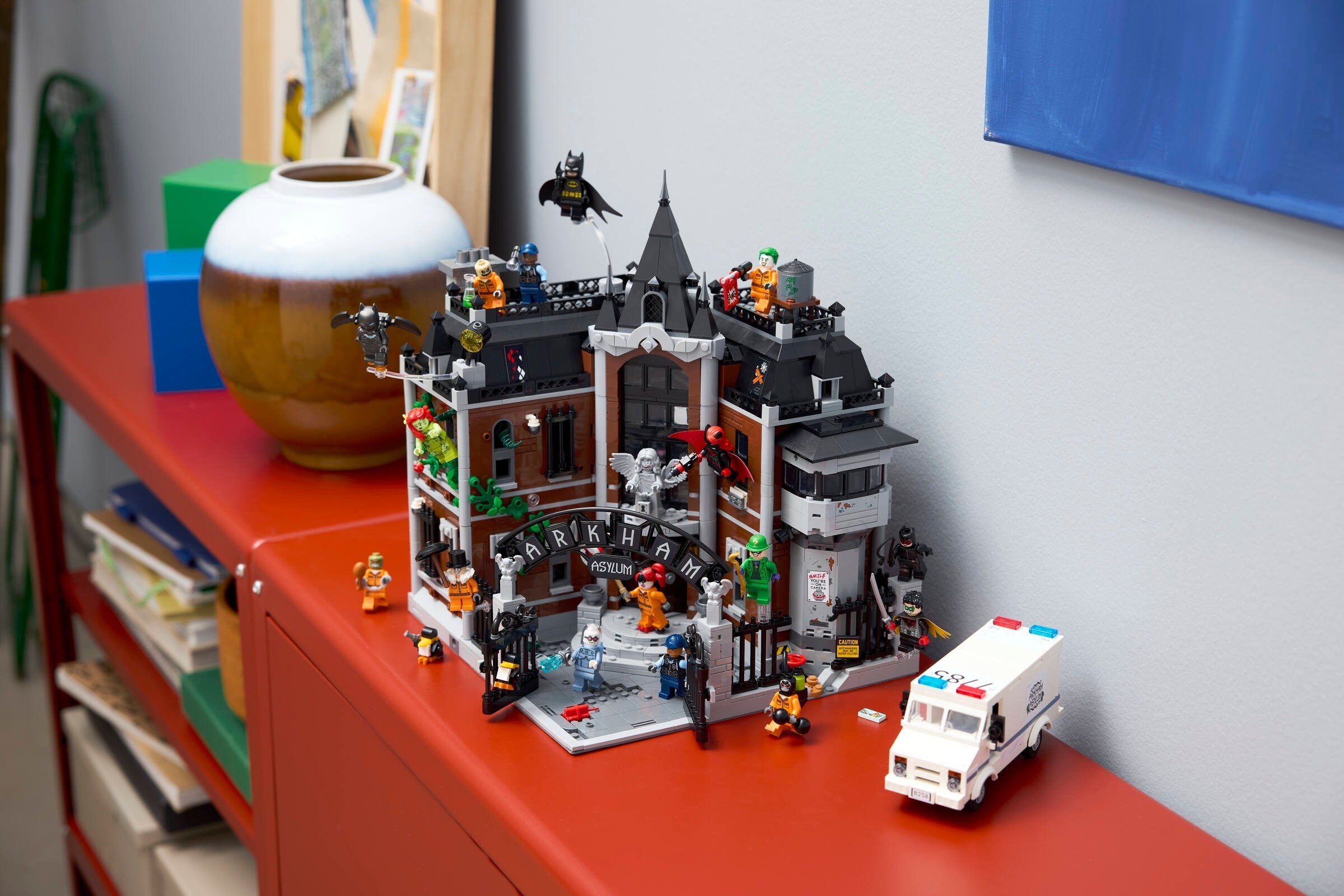 Конструктор LEGO DC Super Heroes 76300 2953 дет. - фото 9