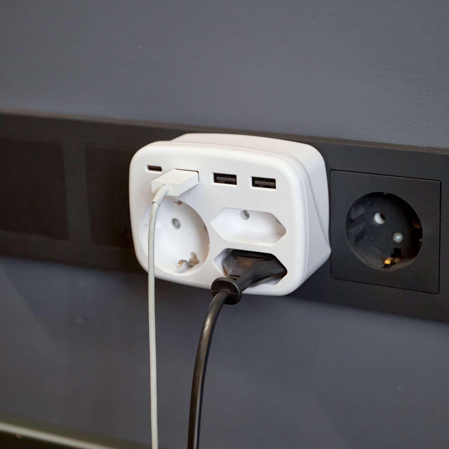 Тройник электрический REXANT 16А с/з 3хUSB-A USB Type-C белый - фото 2