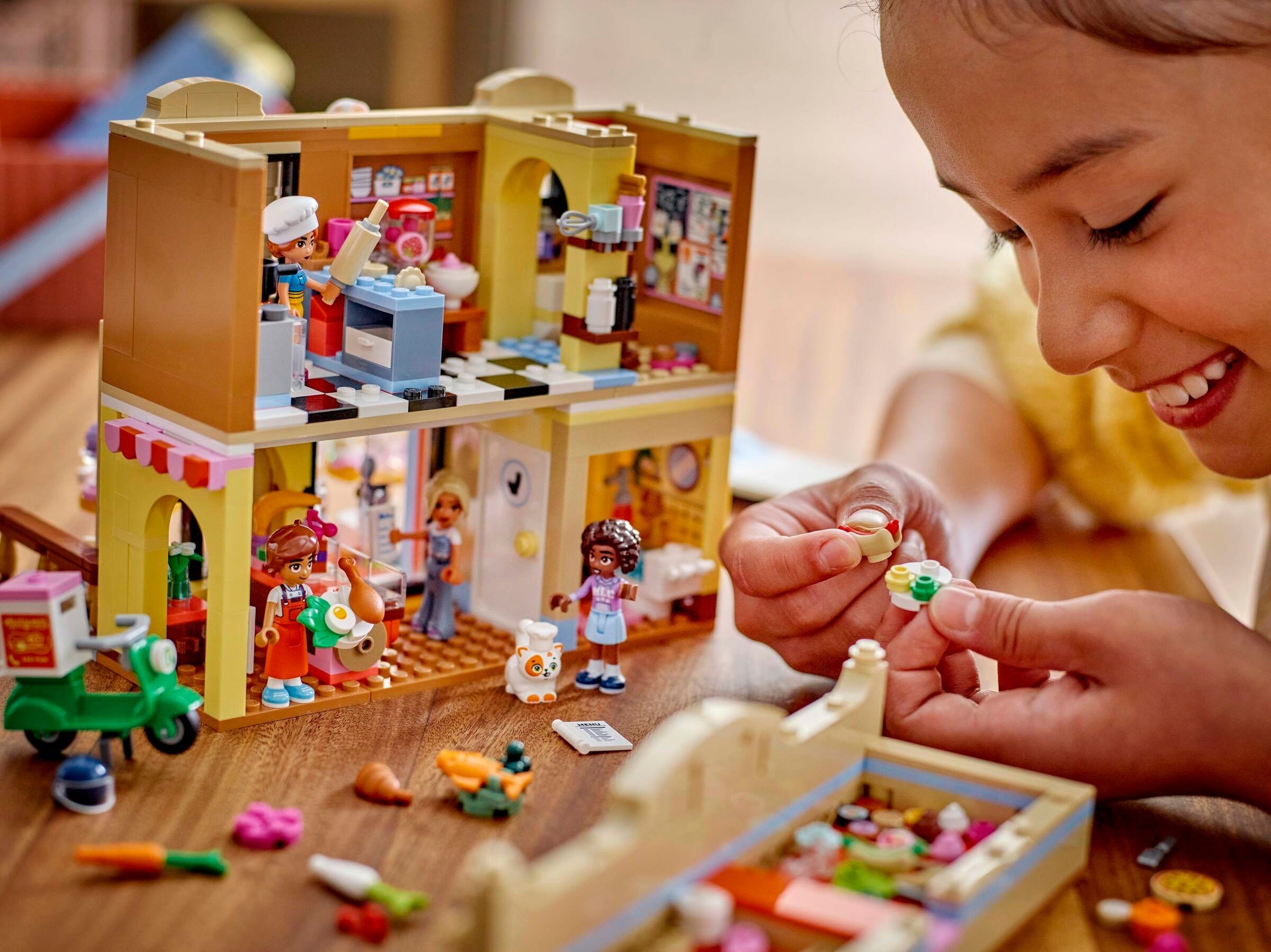 Конструктор LEGO Friends 42655 896 дет. - фото 3