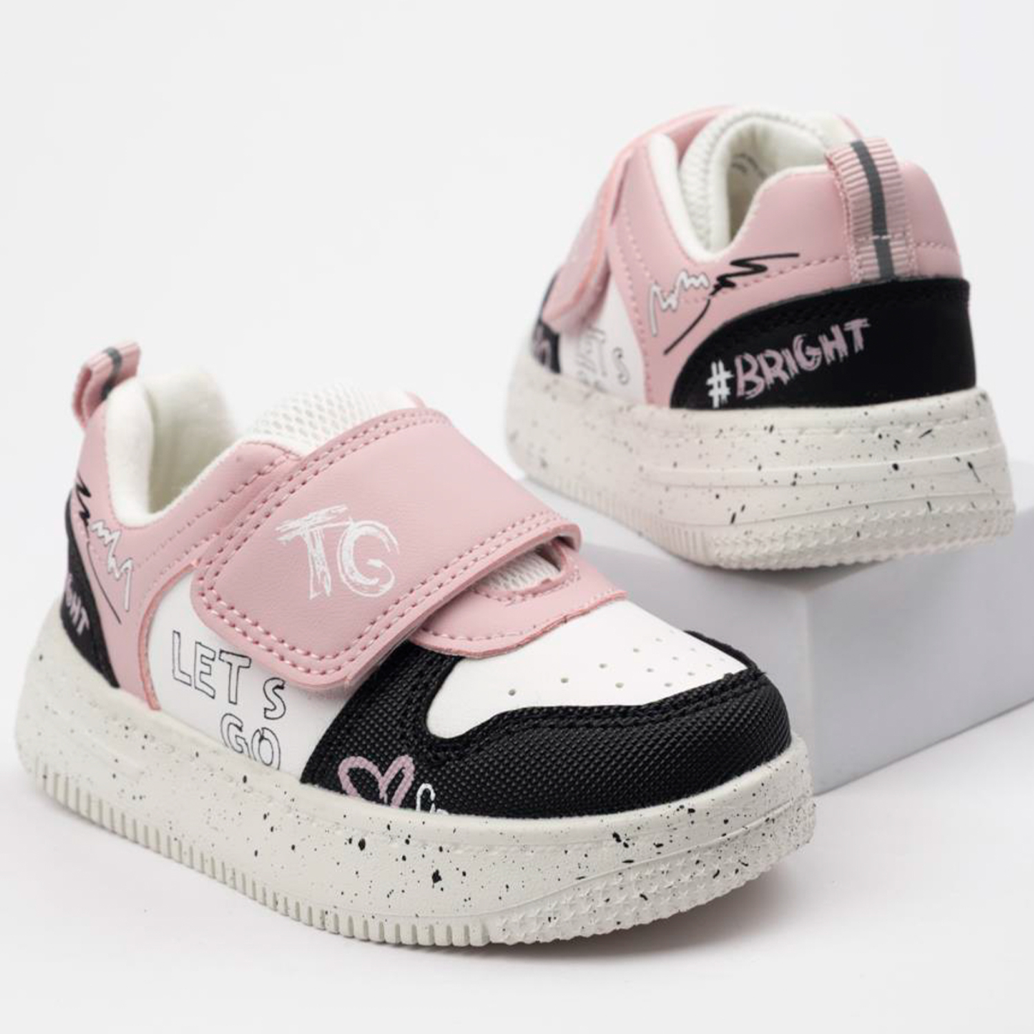 Кроссовки TikkaGo 2V22_772635_white-black-pink - фото 2