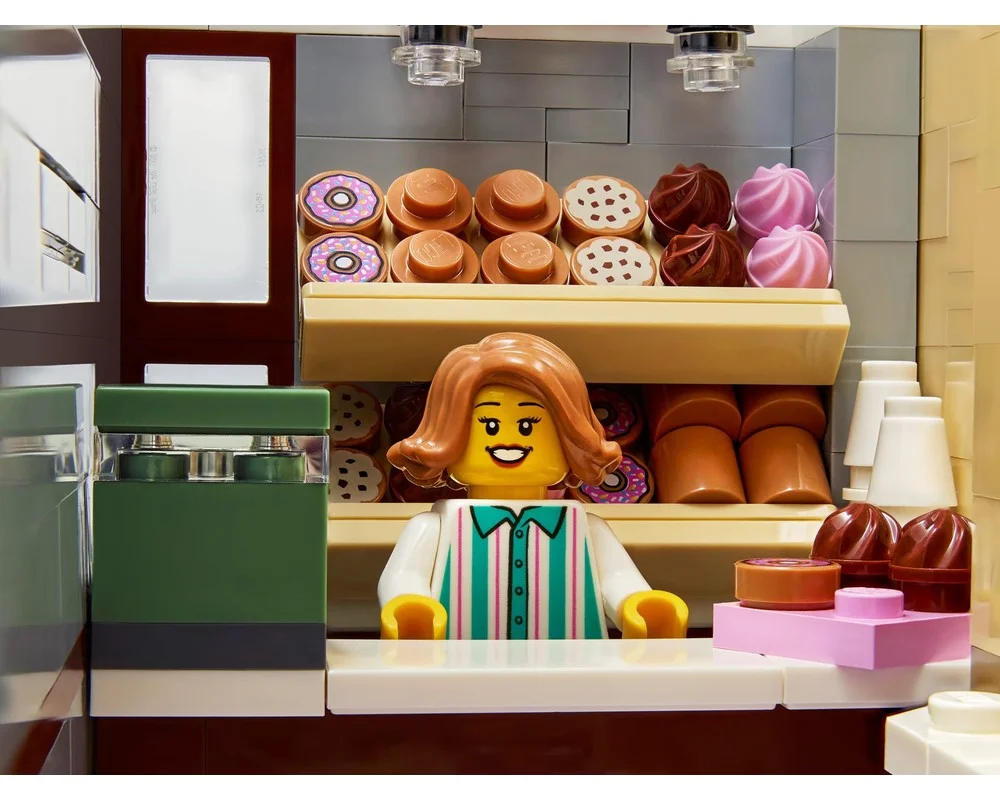 Конструктор LEGO Creator Expert 10278 2903 дет. - фото 12