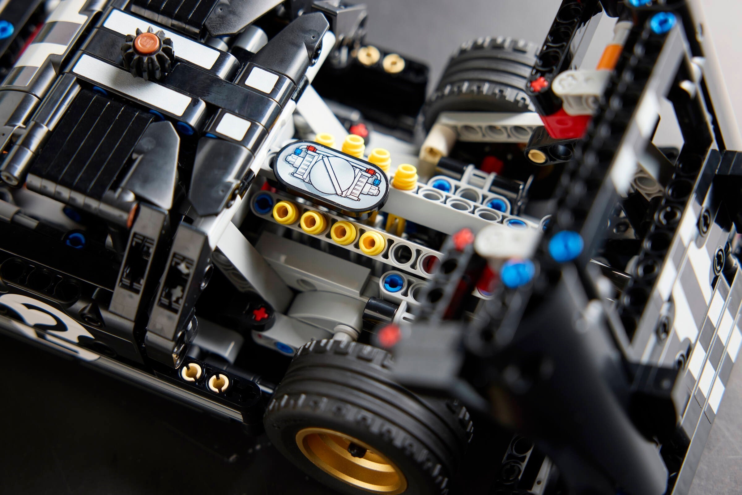 Конструктор LEGO Technic 42223 793 дет. - фото 5