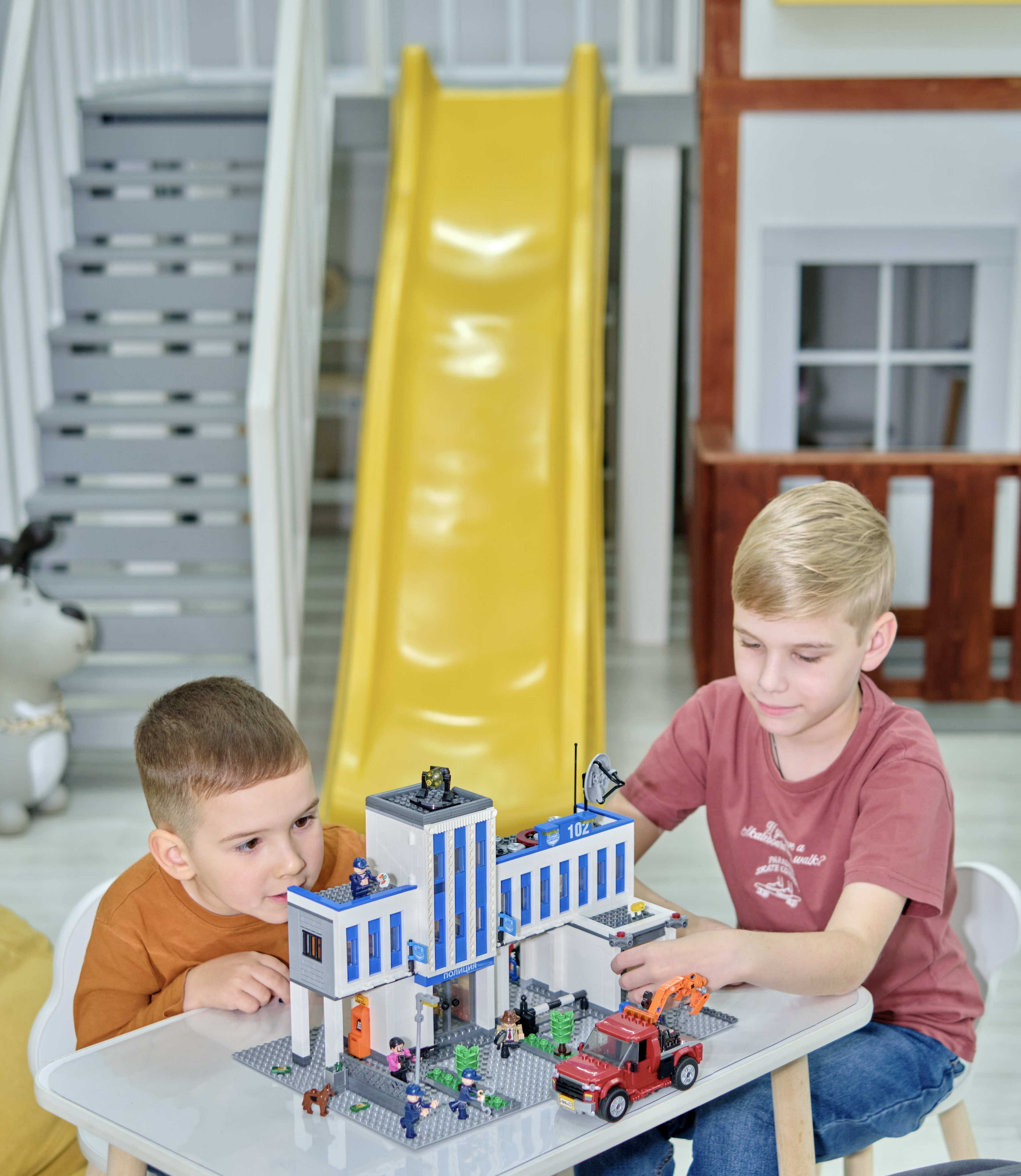 Конструктор brick labs Форт правосудия 1423 дет. - фото 7