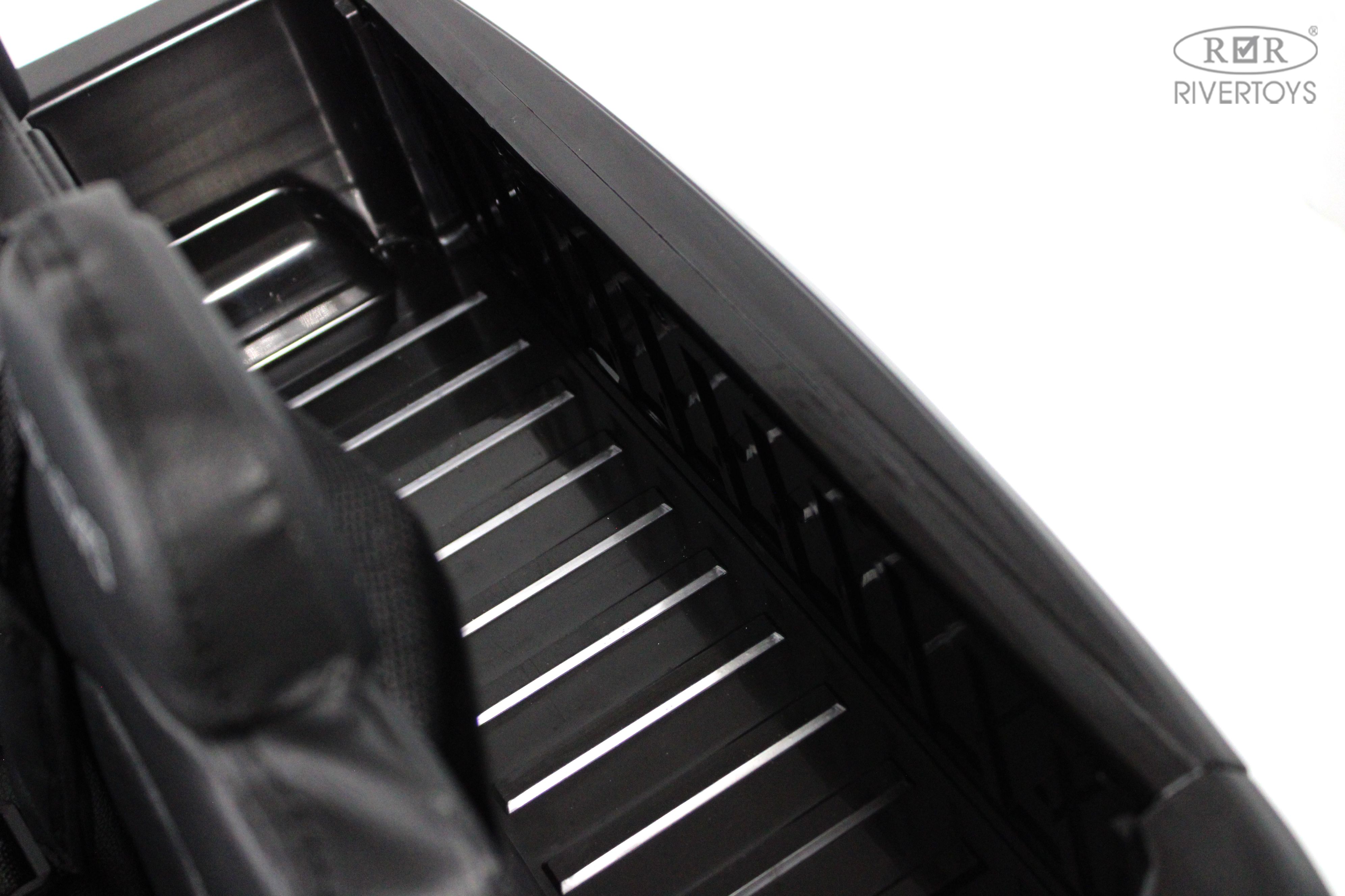 Электромобиль RIVERTOYS O111OO-RAM-BLACK С пультом ДУ - фото 27