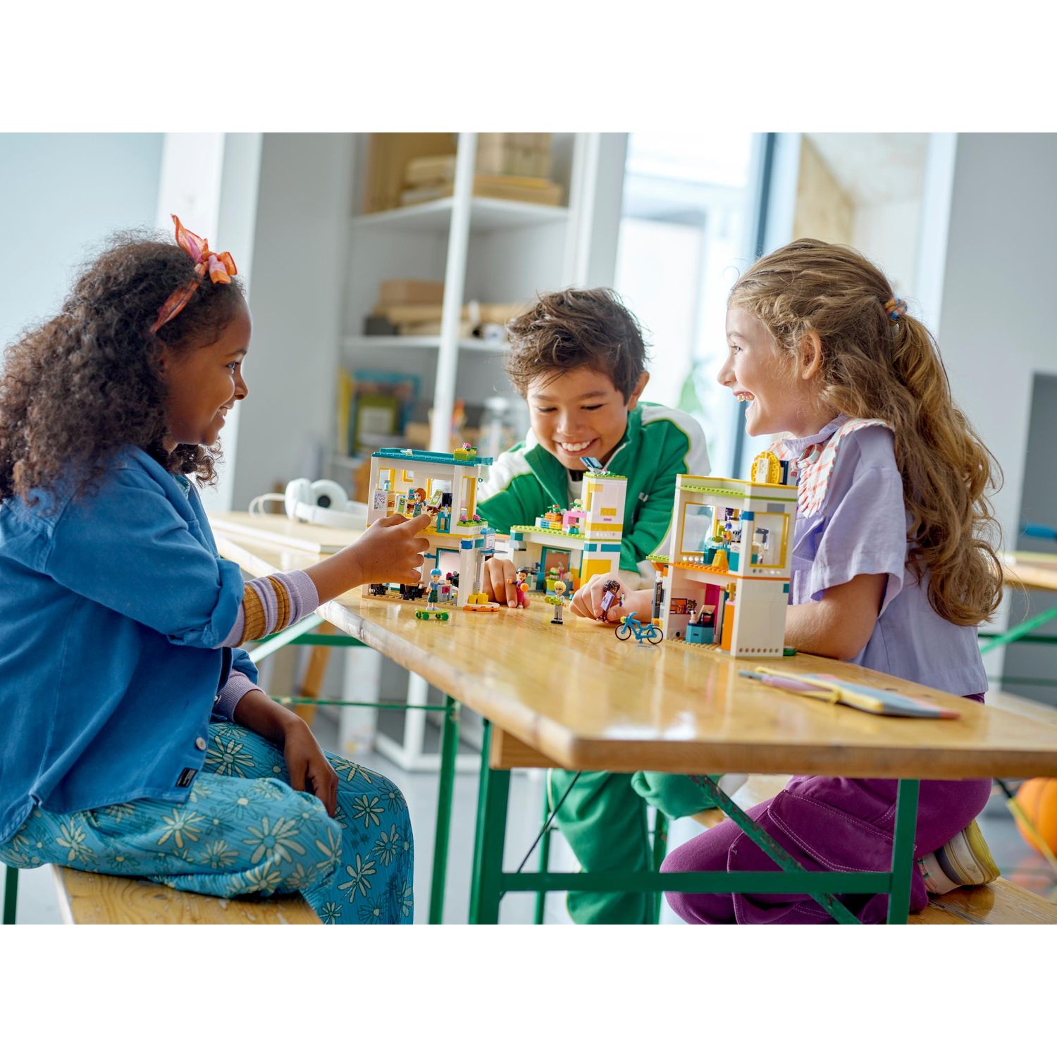 Конструктор LEGO Friends Международная школа Хартлейк блочный - фото 12