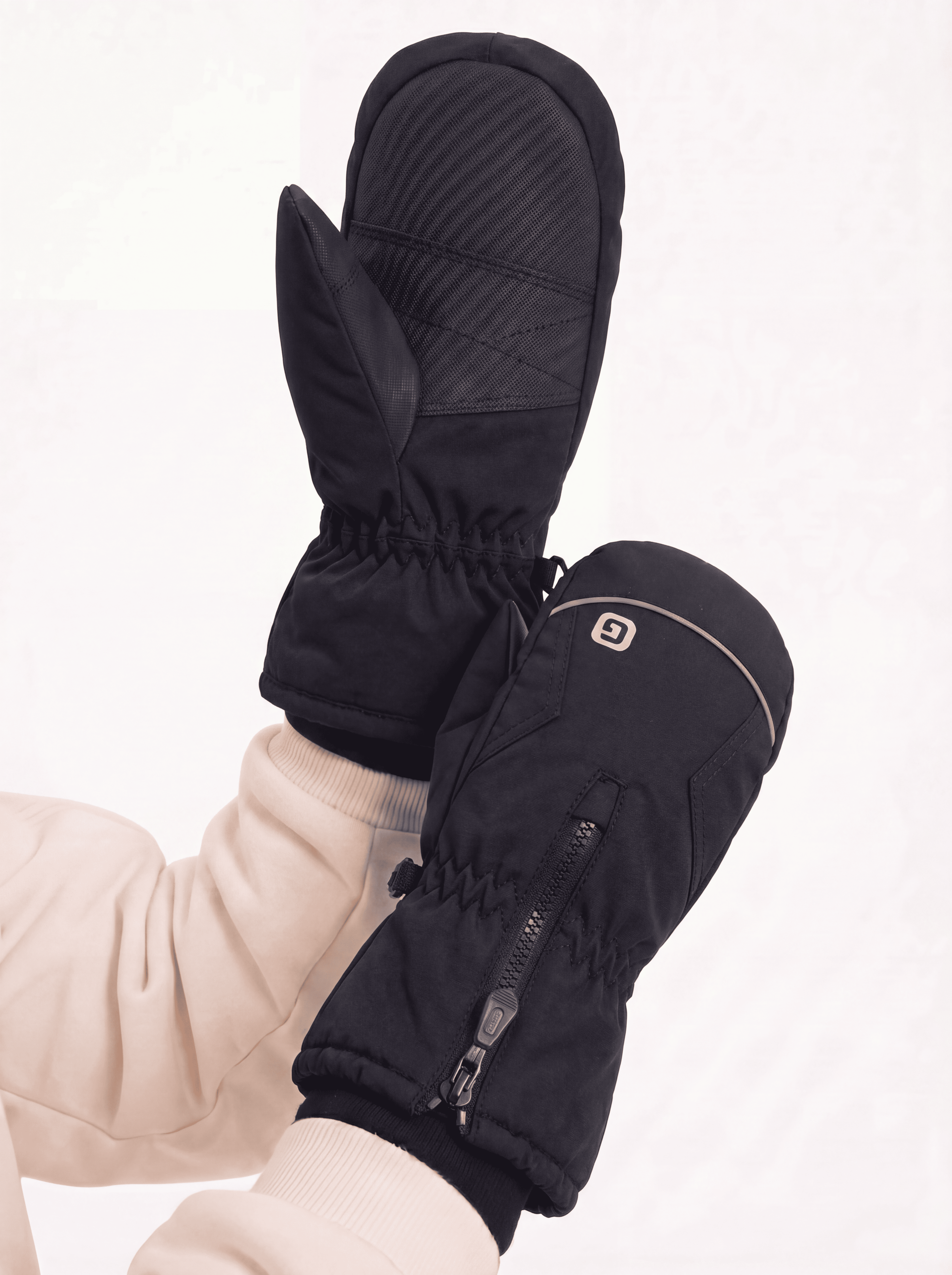 Варежки GUSTI GW6UA070-BLACK - фото 1