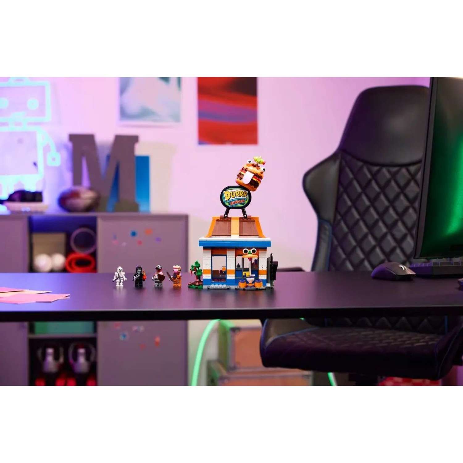 Конструктор LEGO Fortnite Ресторан Дюррр Бургер блочный - фото 4