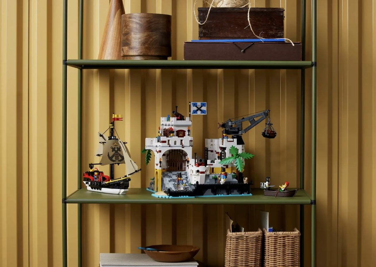 Конструктор LEGO Icons 2509 дет. - фото 10