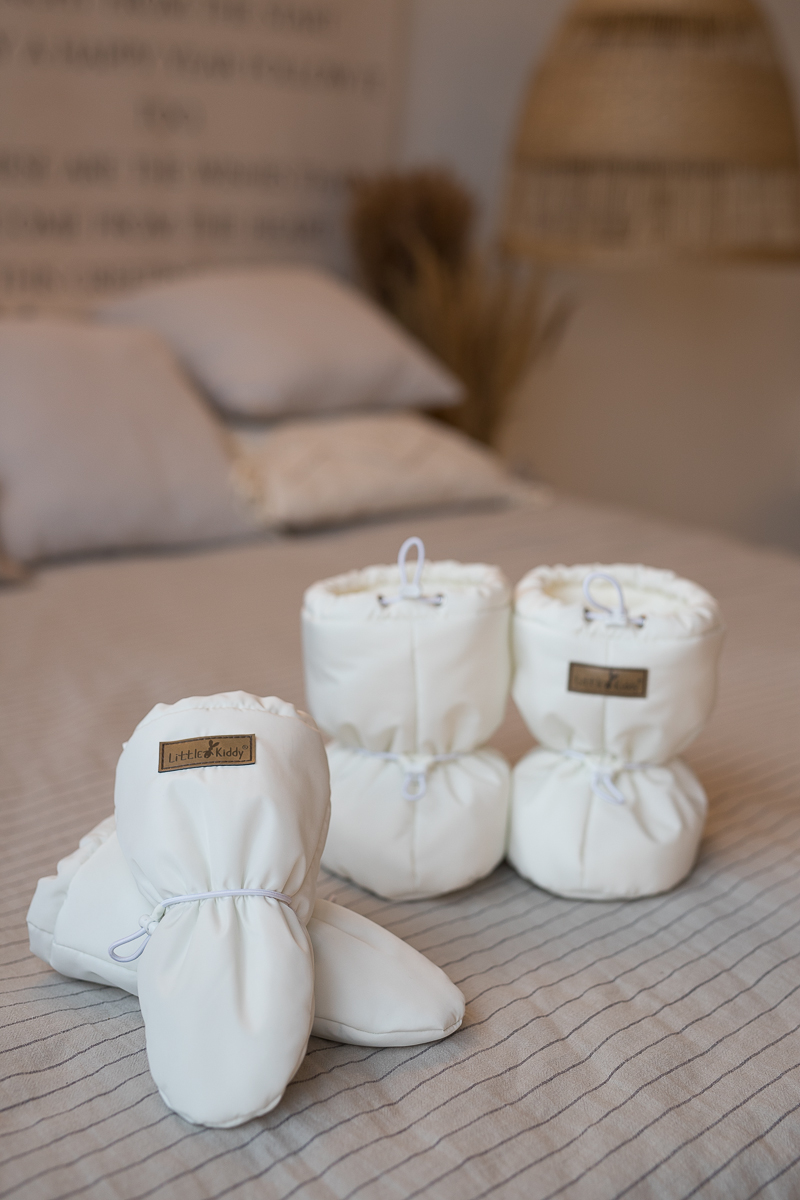 Изображение товара Комплект зимних пинеток и варежек Little Kiddy для новорожденных