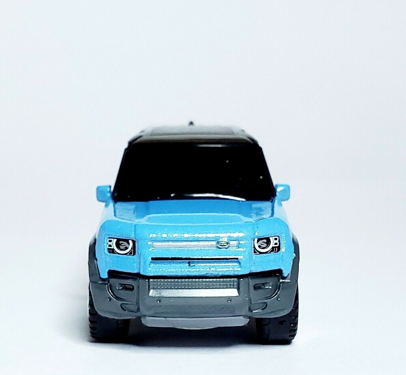 Внедорожник Matchbox Land Rover Land Rover Defender 90 60742 - фото 7