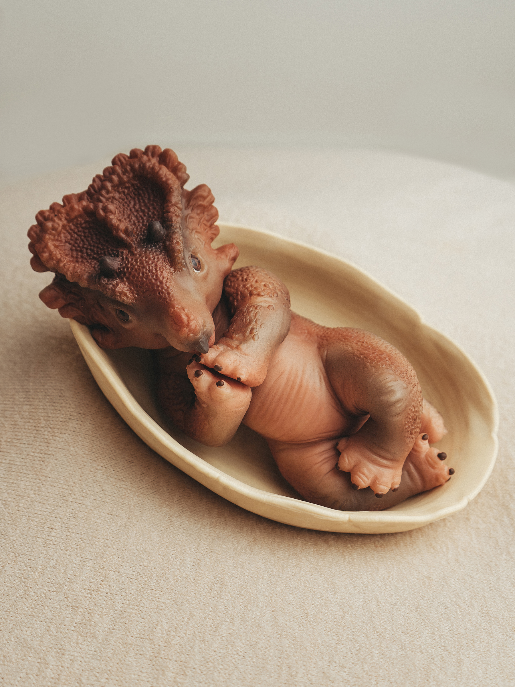 Кукла мини Magic Manufactory Magic Dino Трицератопс высота 24 см 4631163177450 - фото 2