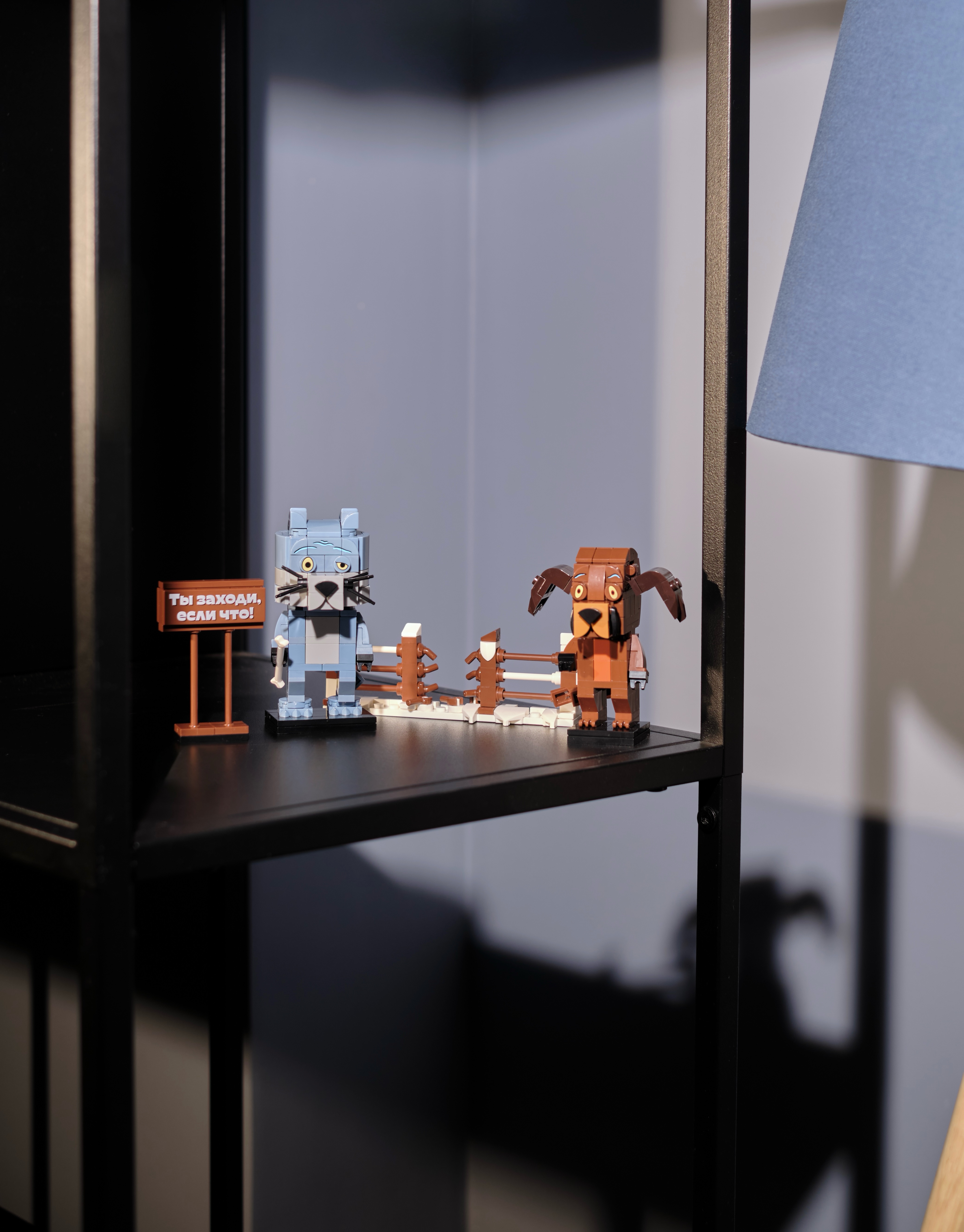 Конструктор brick labs Волк и Пес 303 дет. - фото 4