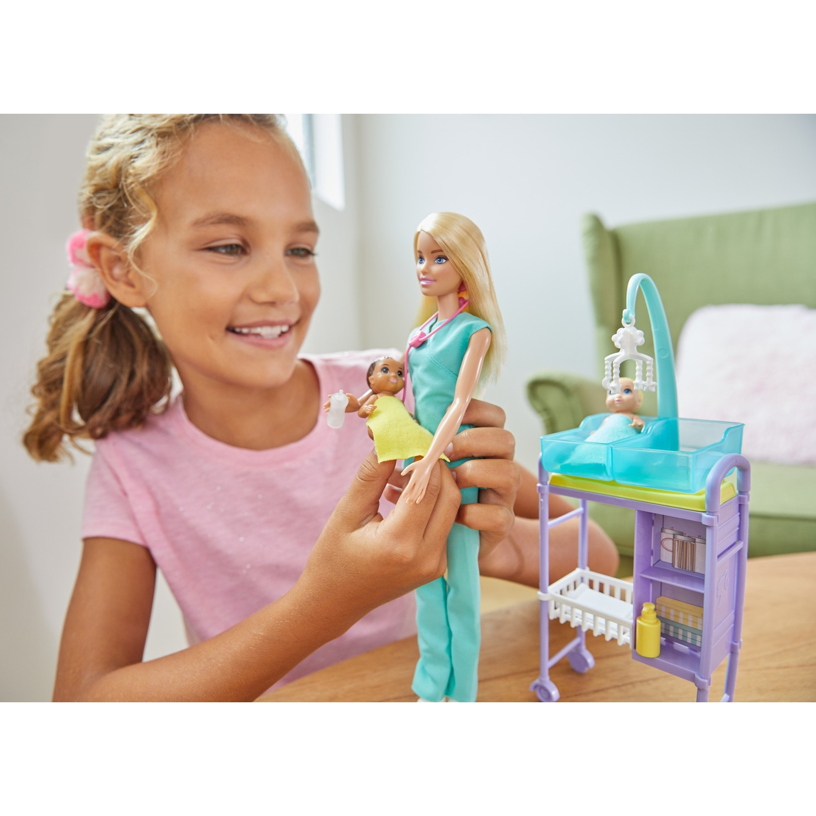 Кукла модельная Barbie Кем быть? Детский доктор Блондинка DHB63/GKH23 - фото 8