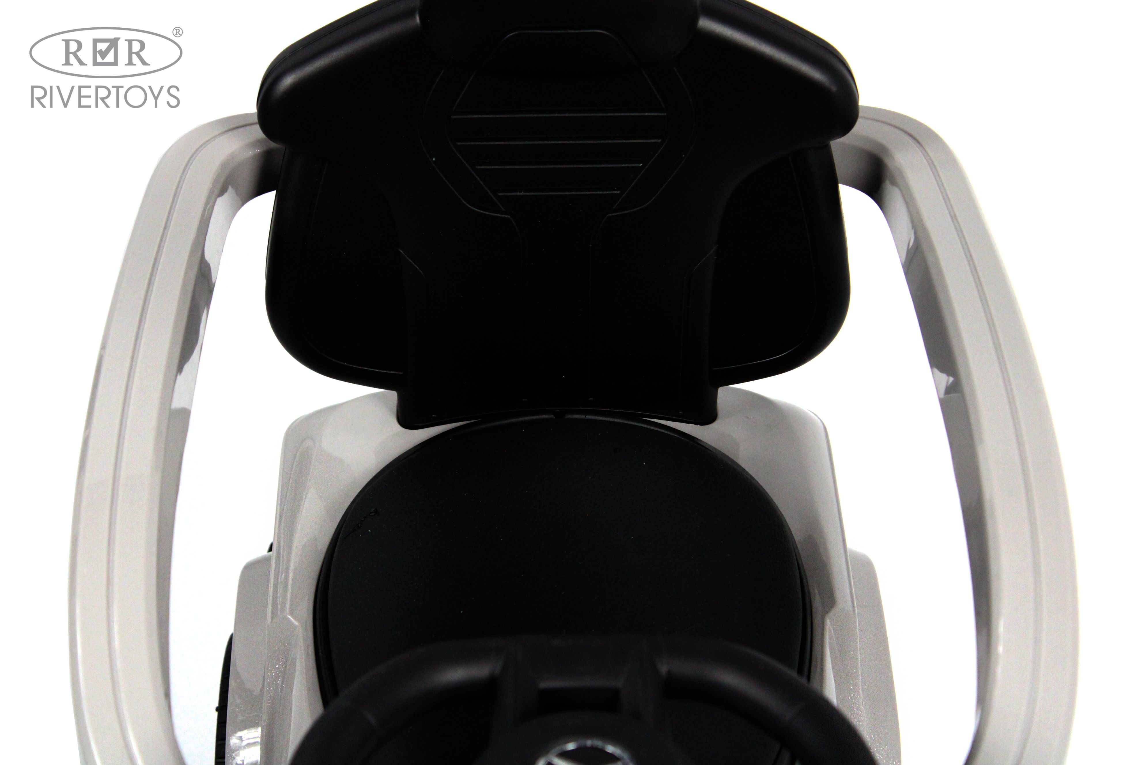 Электромобиль RIVERTOYS Mercedes Z001ZZ-A-GREY-DIAMOND С пультом ДУ - фото 10