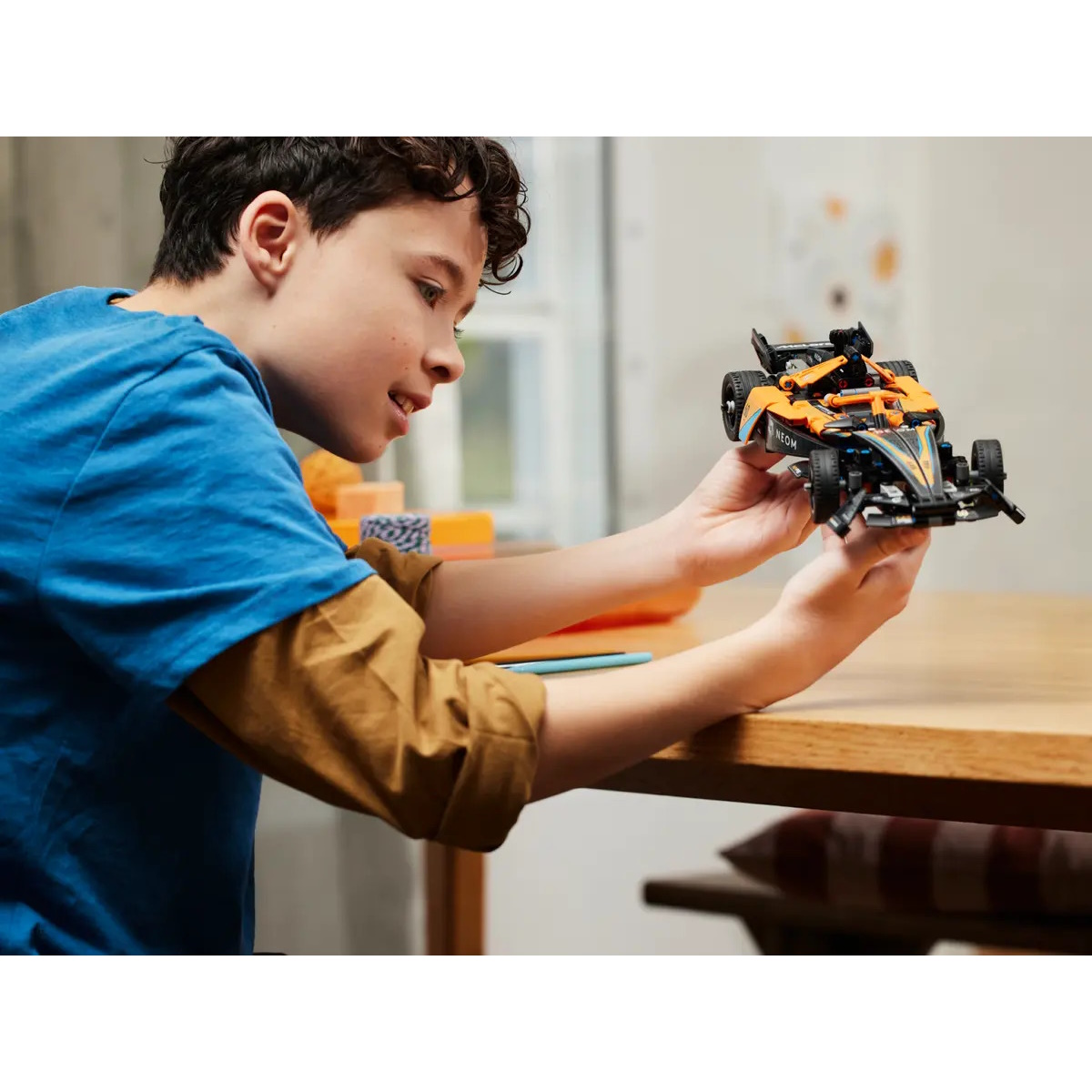 Конструктор LEGO Technic McLaren Formula E Race Car - фото 12