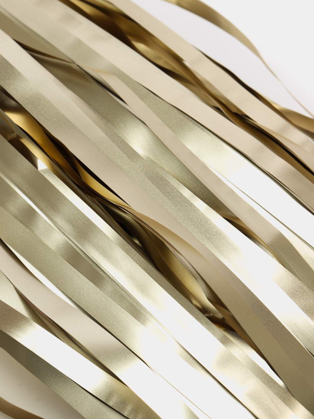 Дождик для фотозоны ZHIYU MENG матовый золотой 2х1м 4 штуки - фото 2