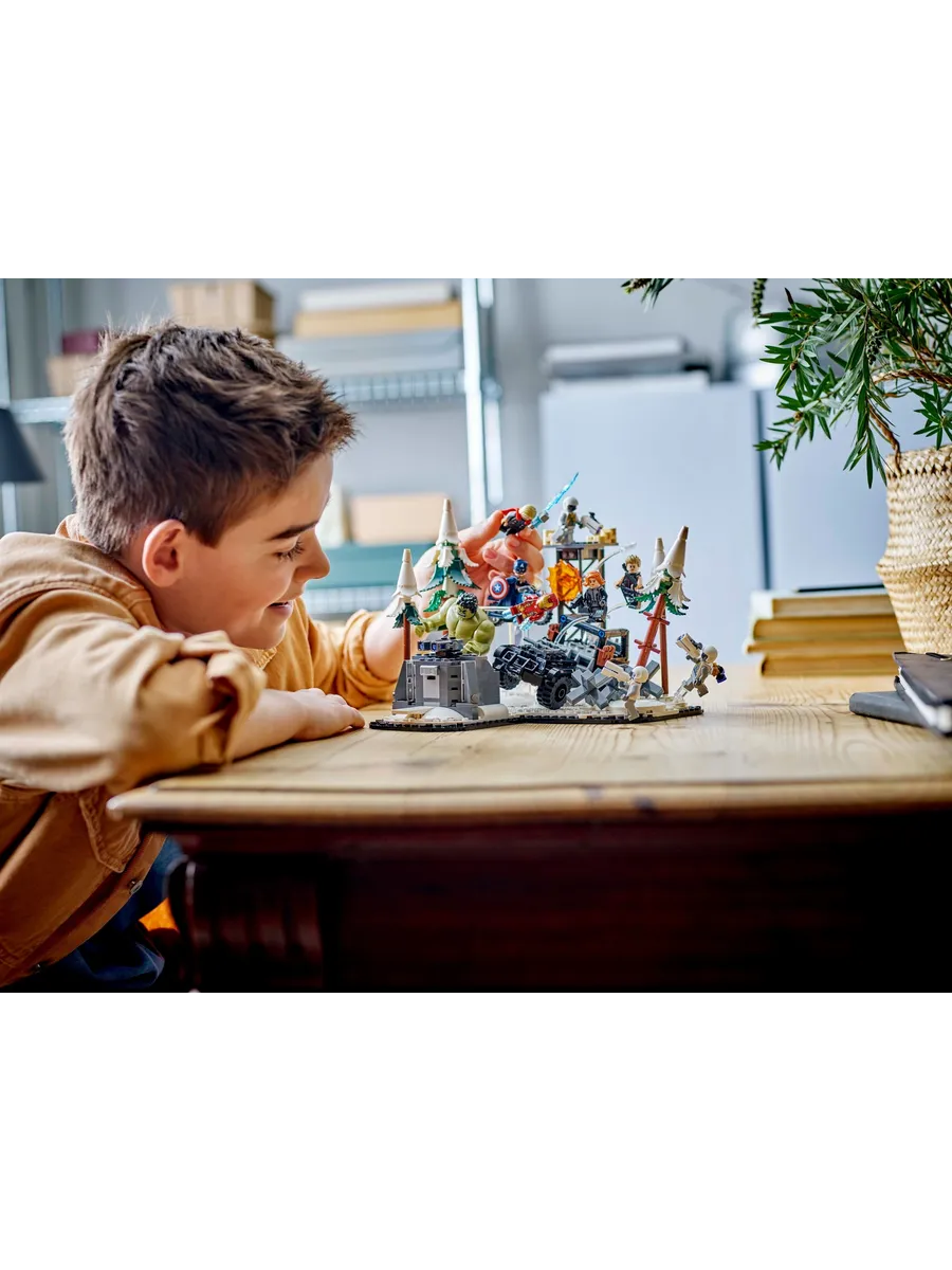 Конструктор LEGO Marvel Super Heroes Мстители в сборе: Эра Альтрона 613 дет. - фото 6
