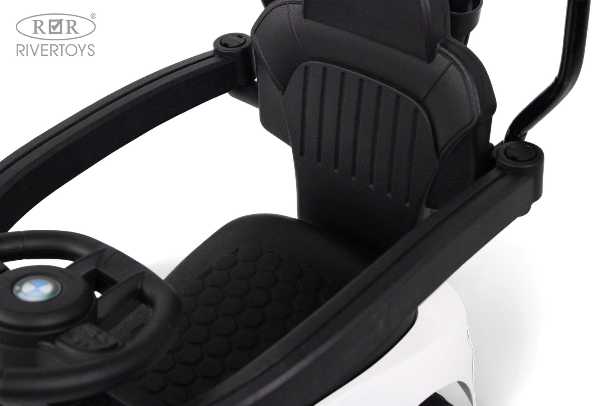 Каталка RIVERTOYS Z005ZZ-B-WHITE белый - фото 5