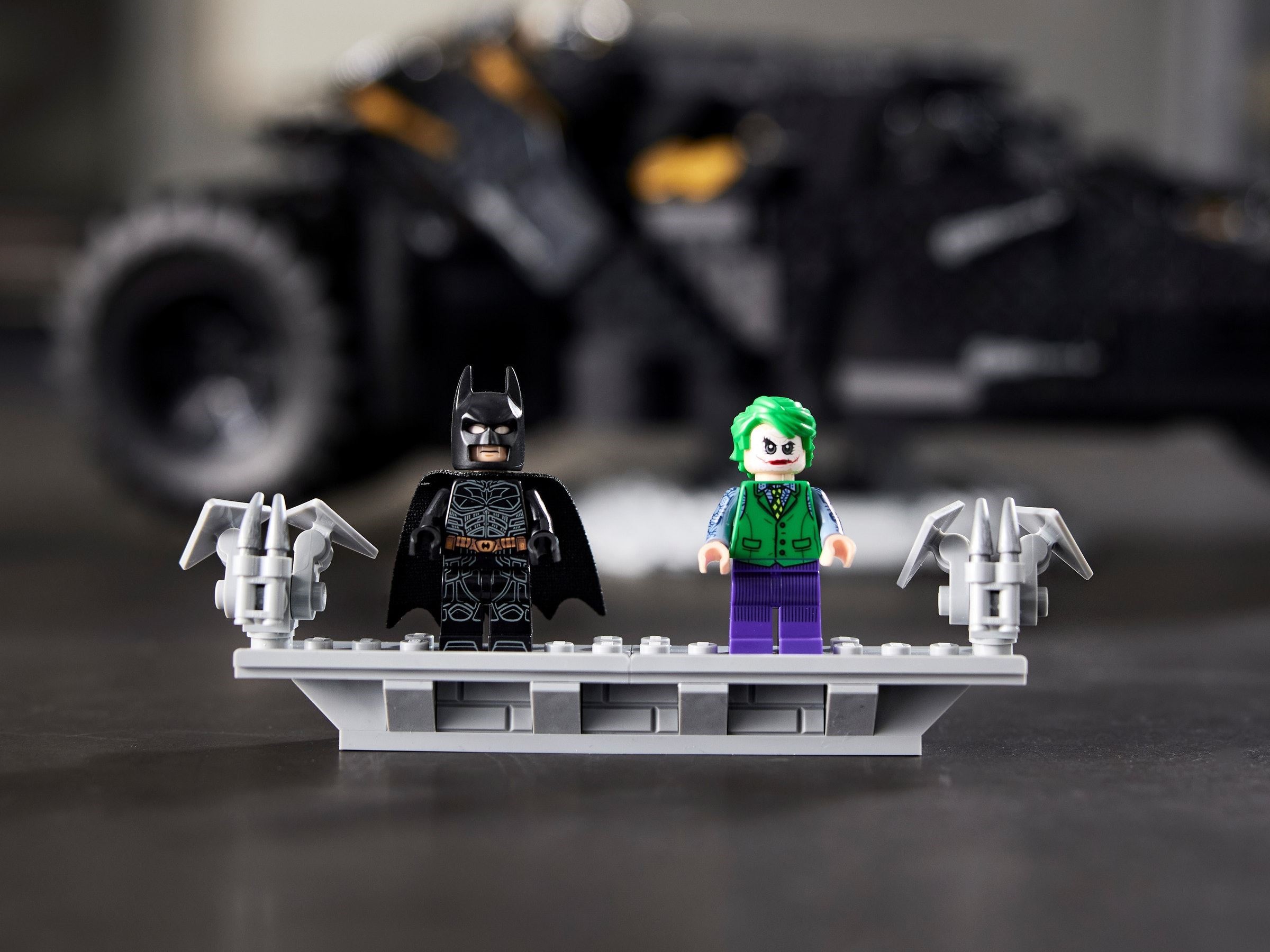 Конструктор LEGO DC Super Heroes 76240 630 дет. - фото 11