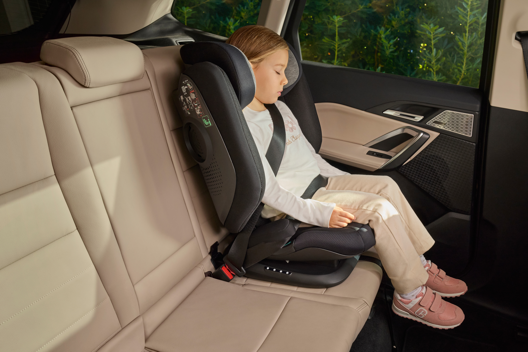 Автокресло Chicco FOLD&GO S I-SIZE Isofix 2/3 (15-36 кг) черный - фото 21