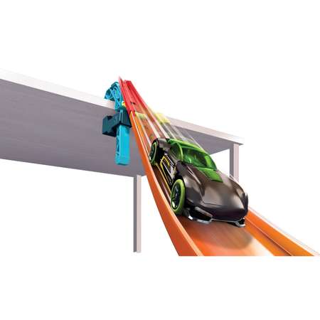 Трек Hot Wheels Ускоритель с зажимом с пусковой установкой