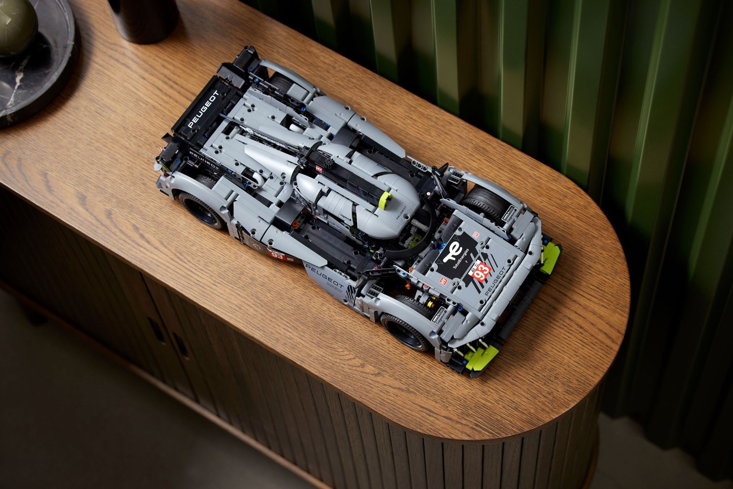 Конструктор LEGO Technic 42156 1775 дет. - фото 7