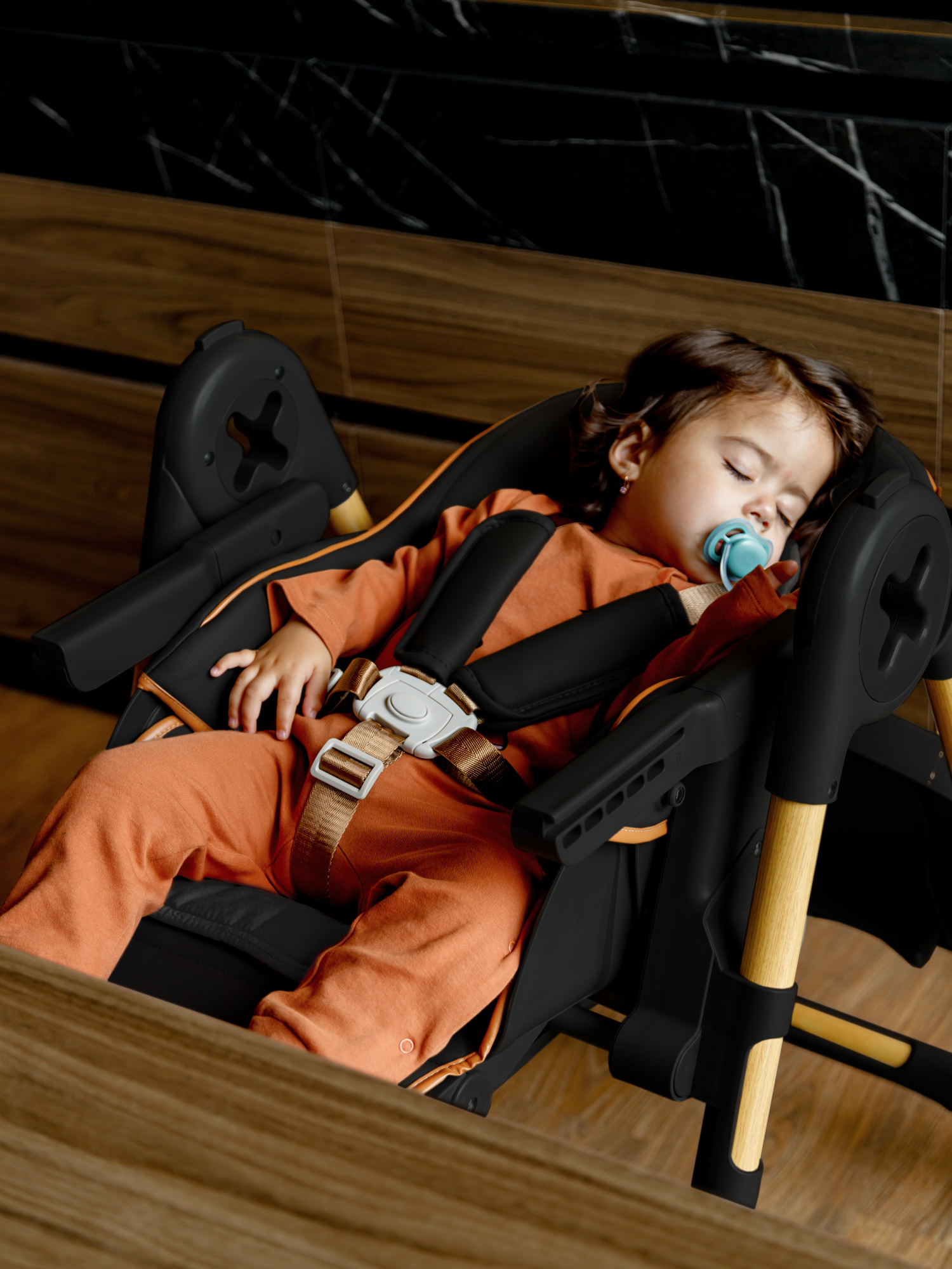Стульчик для кормления Amarobaby Elegant черный - фото 22