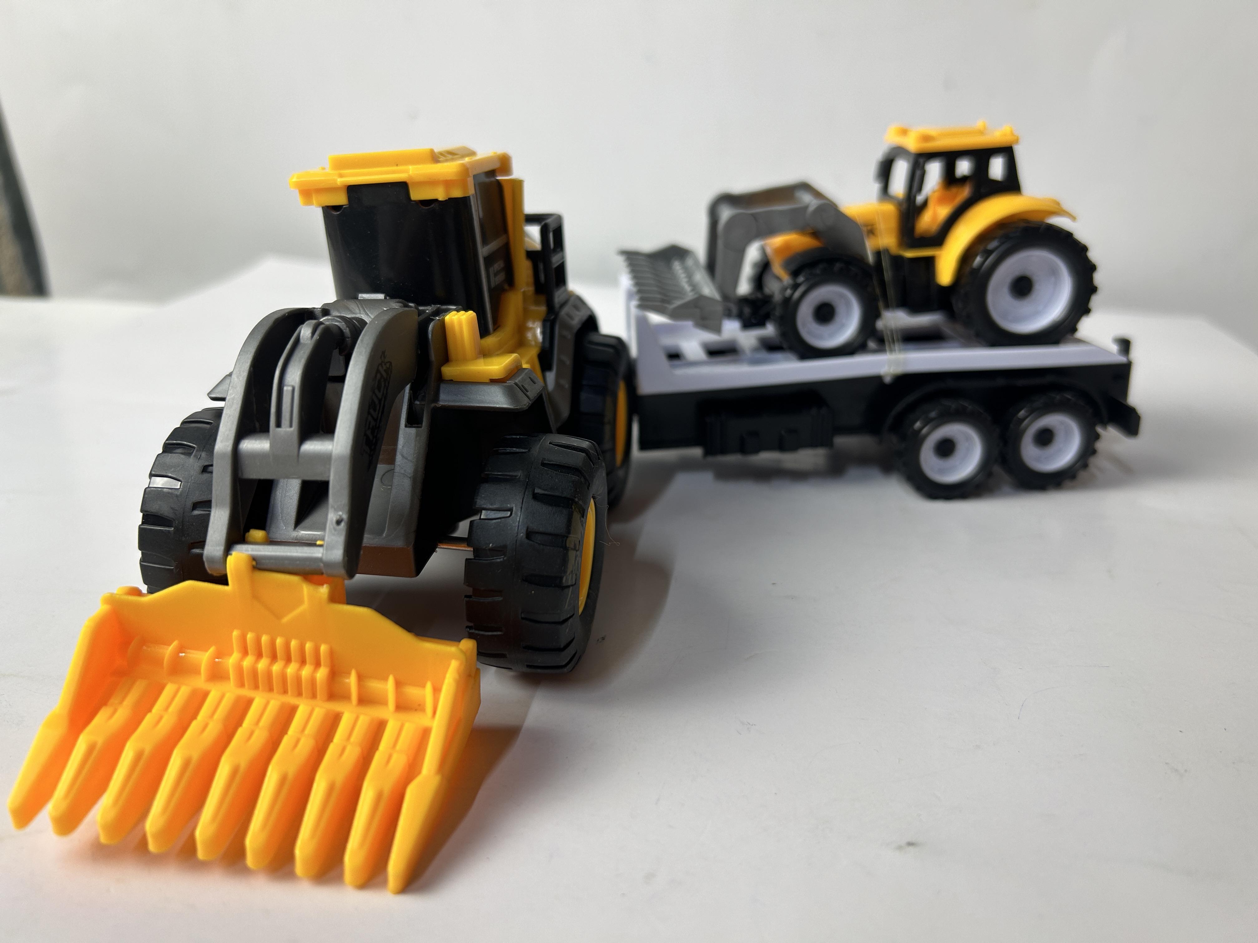 Трактор Игротрейд Набор 2 трактора и прицеп 2241303 - фото 4