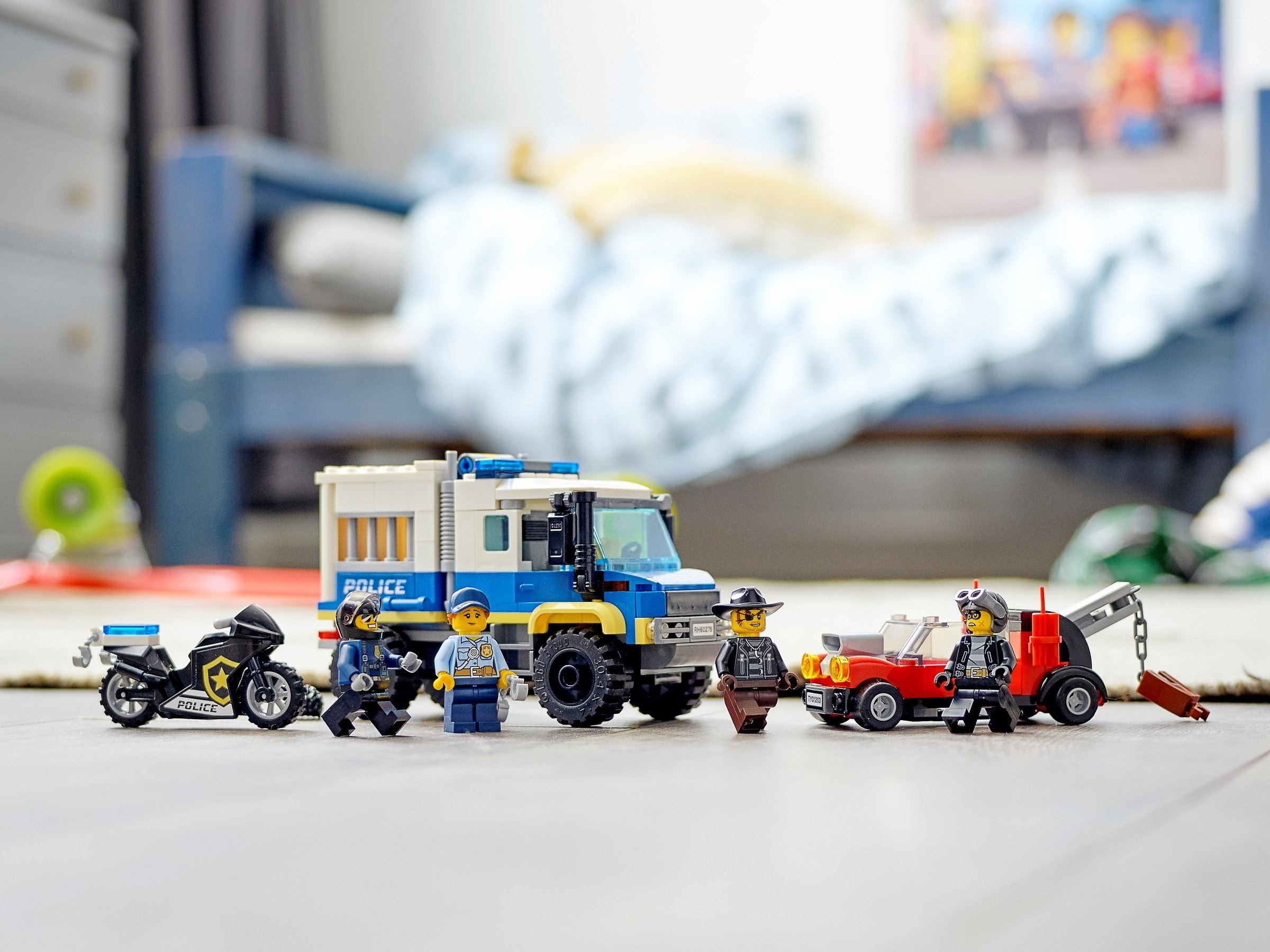 Конструктор LEGO City 60276 244 дет. - фото 9